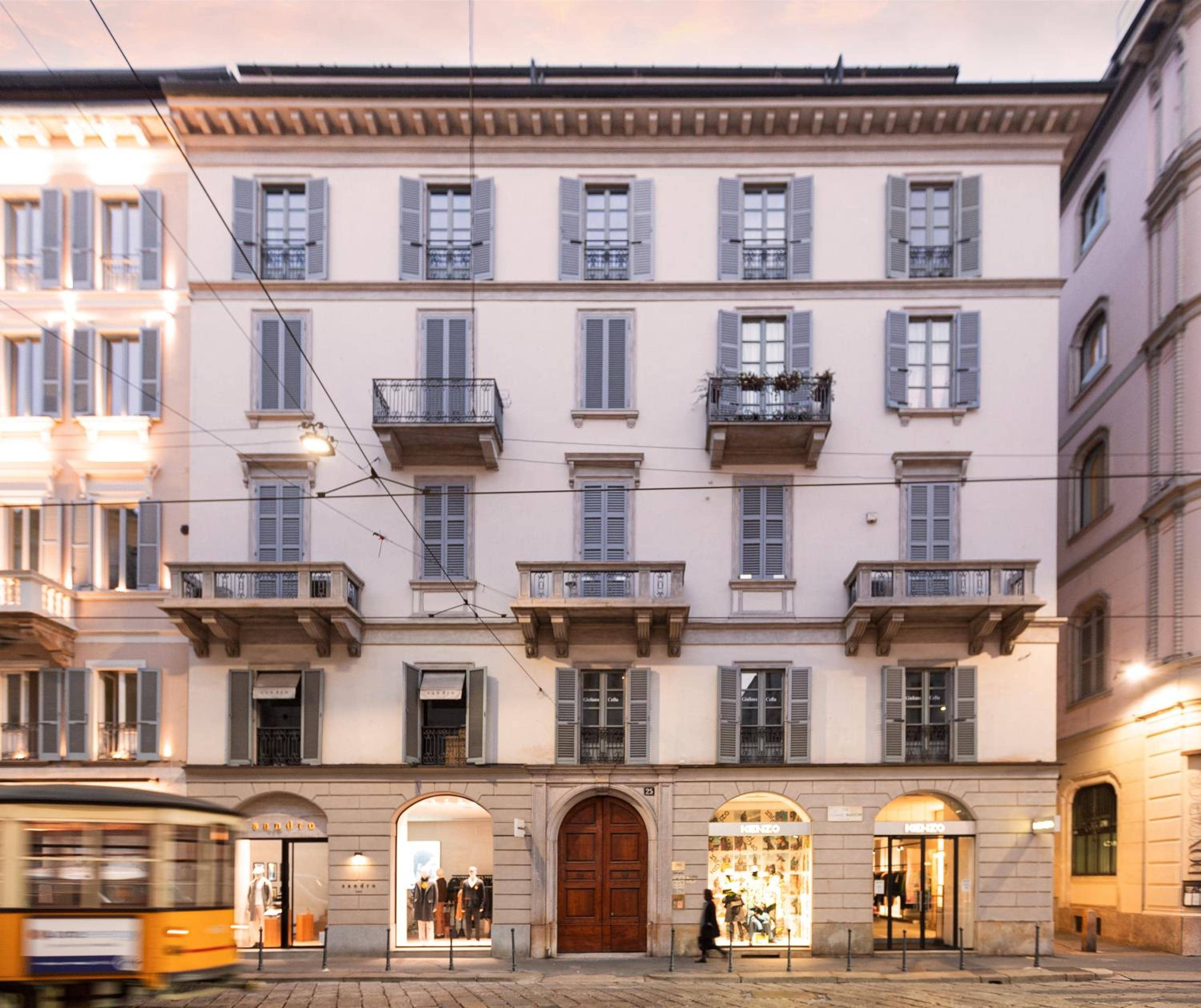 DOMYA - Manzoni 25