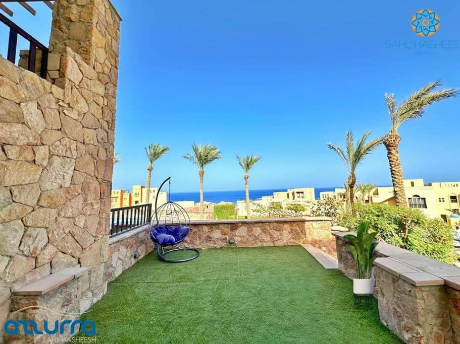 one bedroom chalet,with sea view terrace — 2
