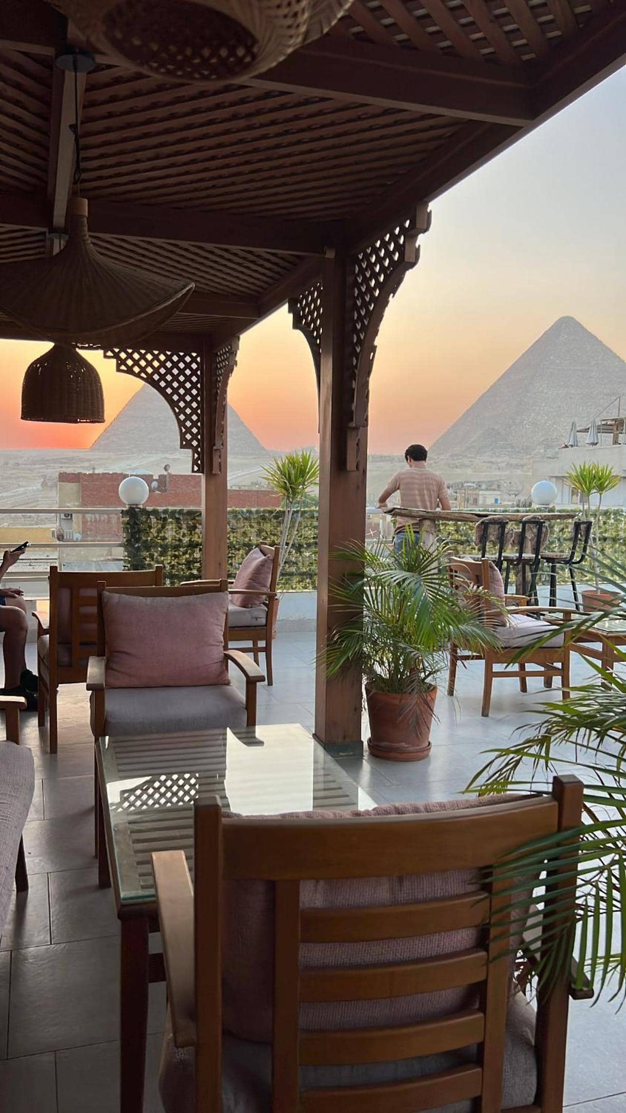 Jimmy Pyramids Hotel — 2