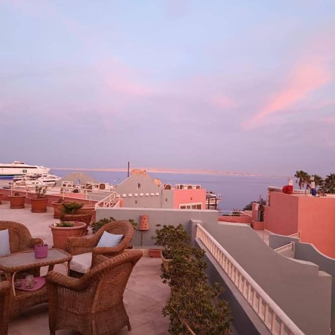 Sunny Sea View Studio Marina on private roof — 2