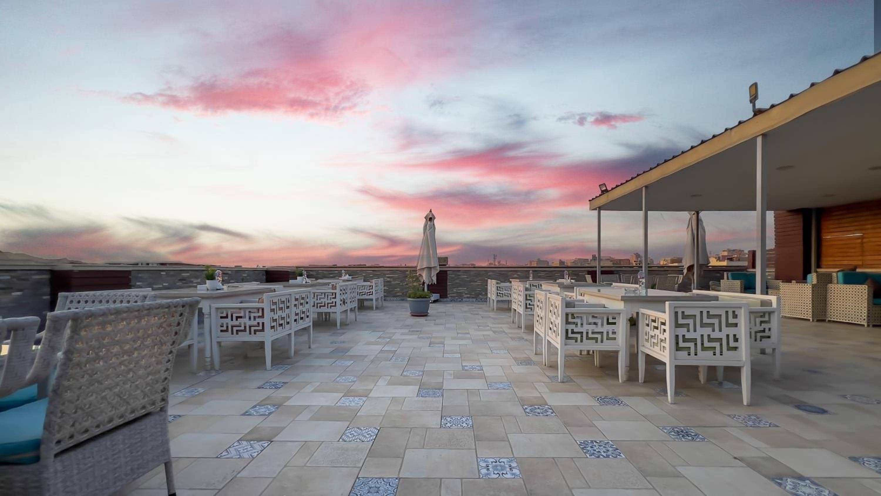 Pyramid Edge Hotel & Exclusive Pyramids View Rooftop — 5