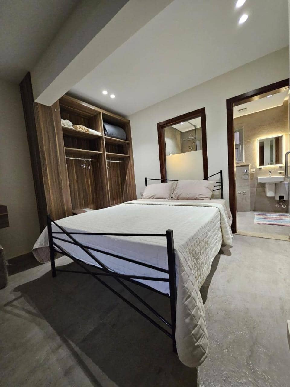 The Luxe Retreat and Uniqueness — 4
