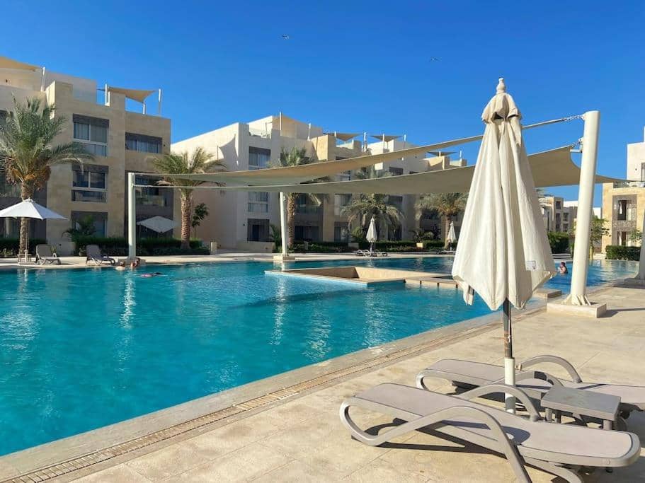 Chic 3BR Ground Free Beach & Pool access at Mangroovy — 3