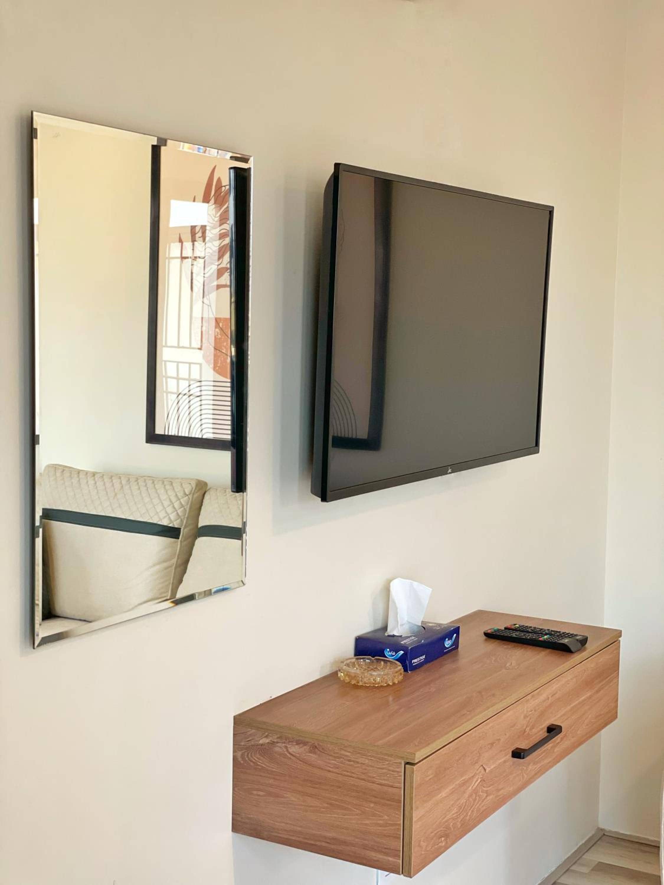 Settle Inn Sodic Eastown Studio — 4
