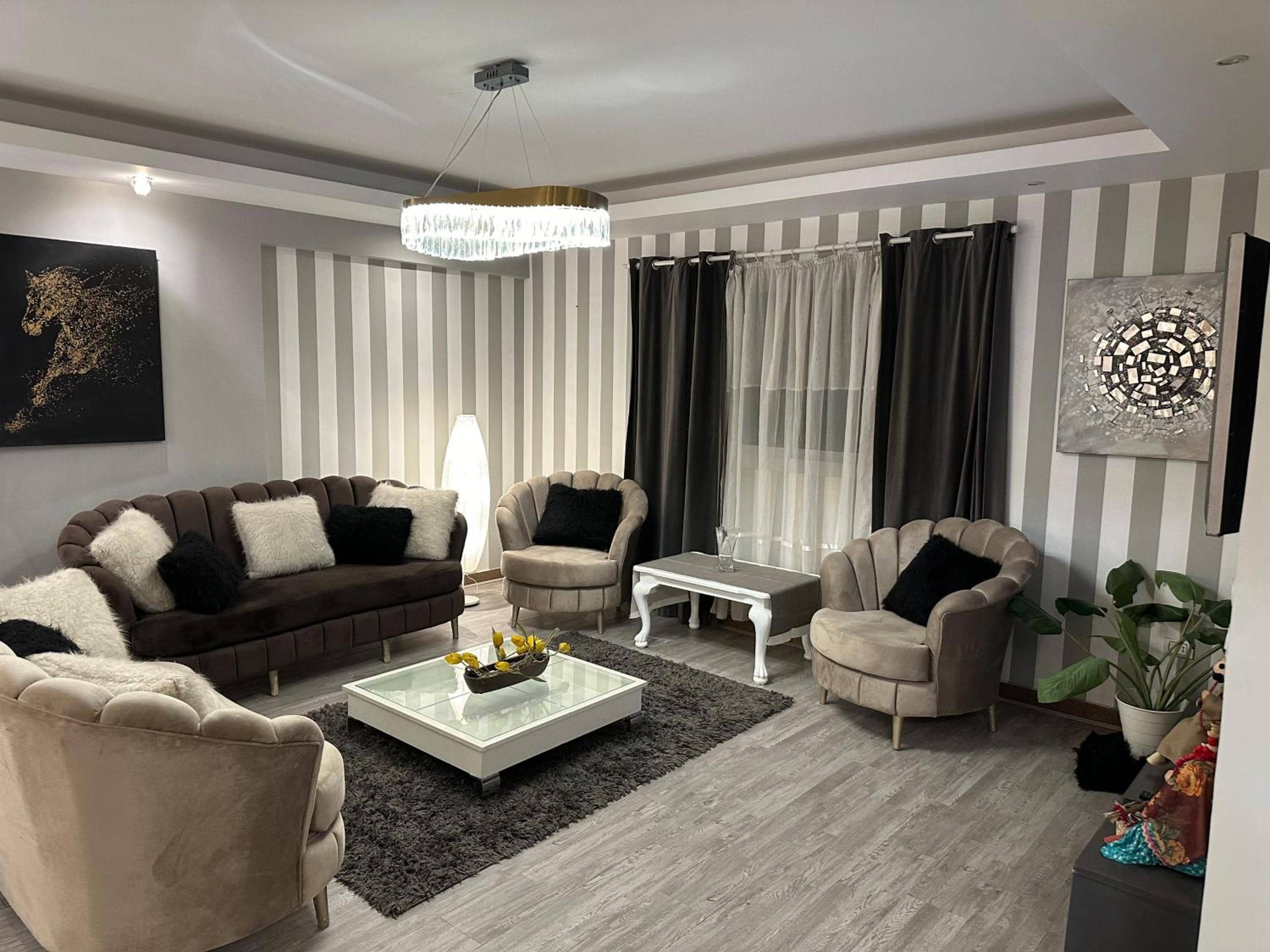 Luxury apartment close to shopping — 4