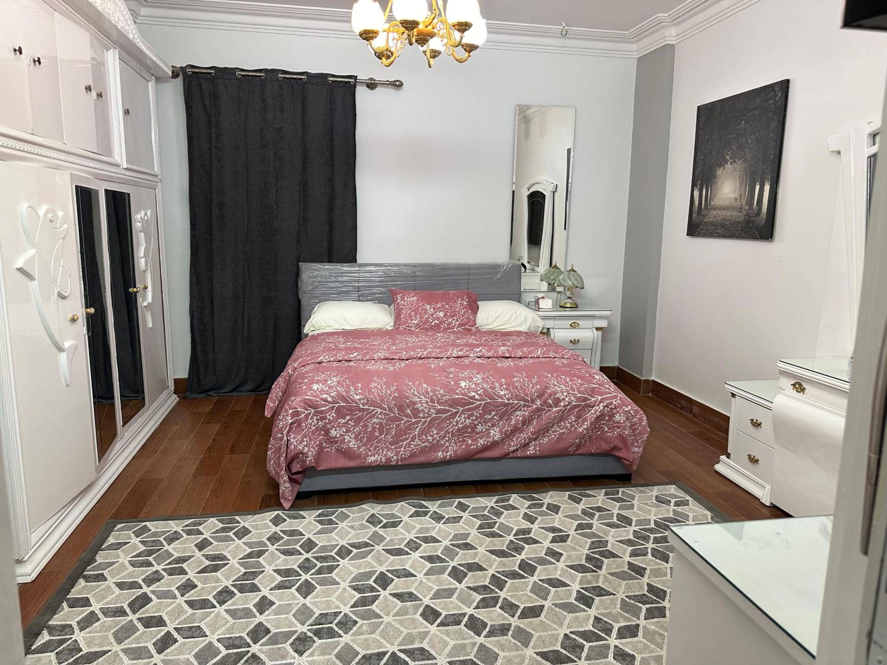 Luxury apartment close to shopping — 3