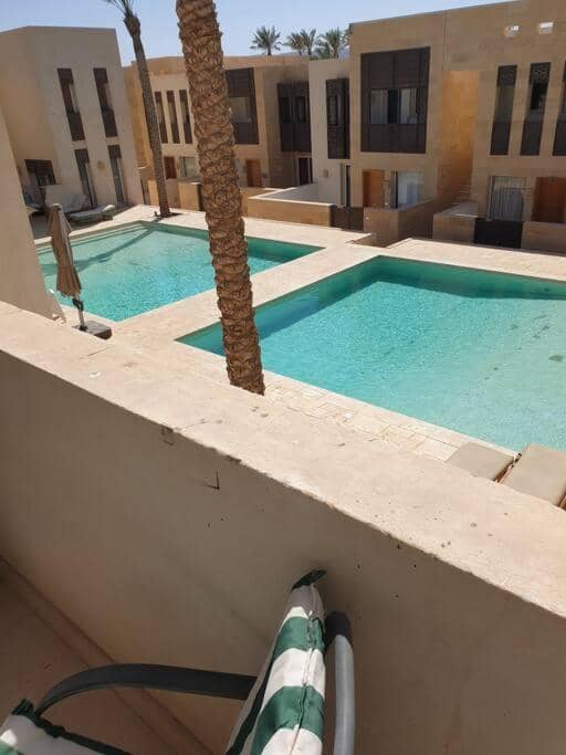 Serene Pool View 8Mins to Marina