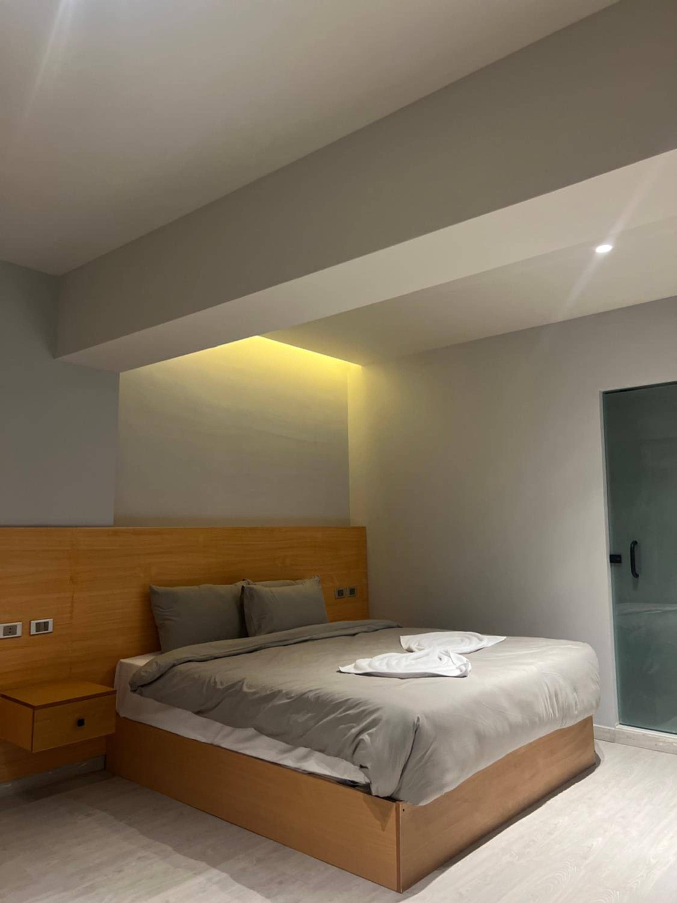 The Heroes Pyramids INN — 4