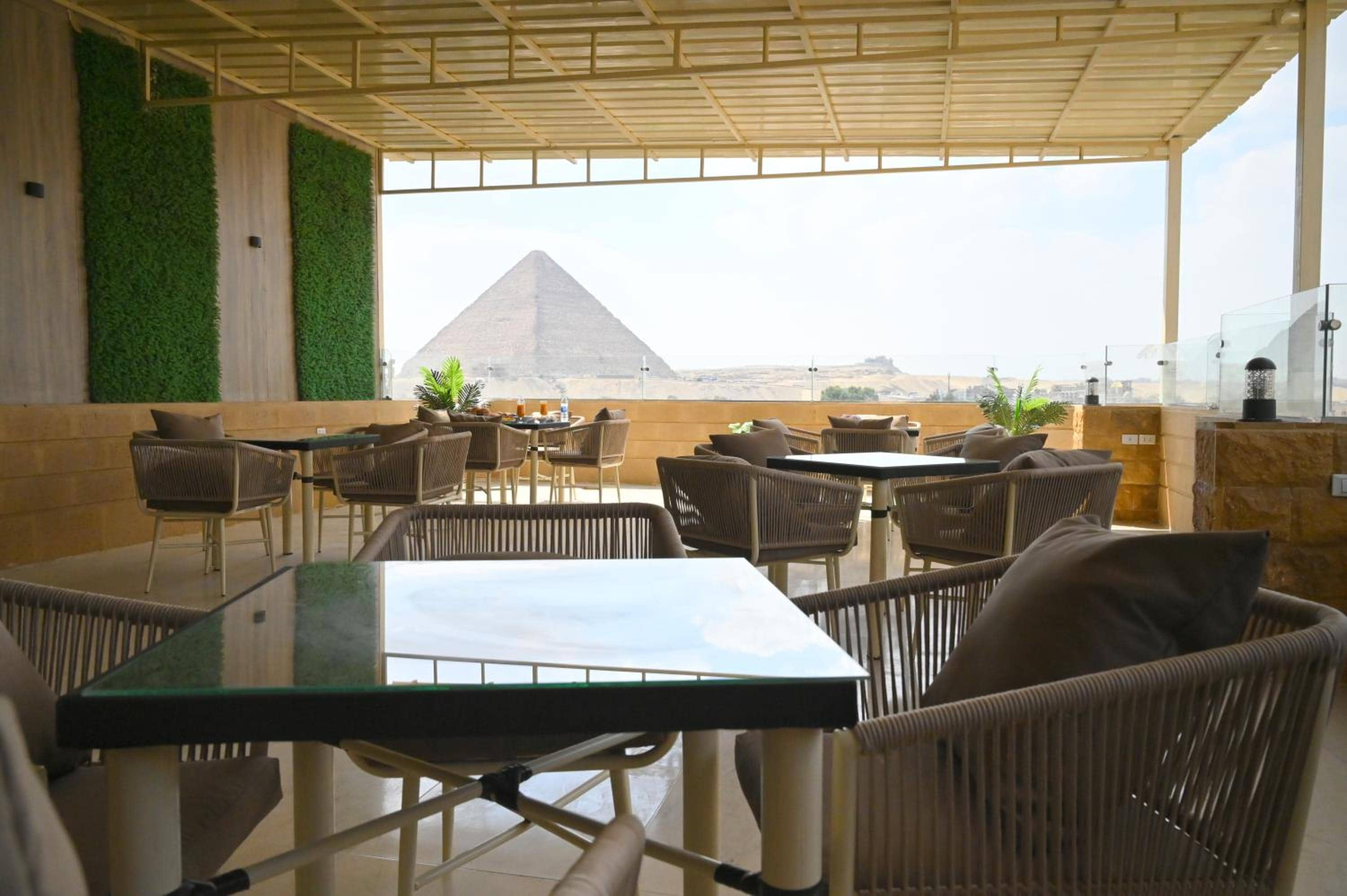 Pyramids Wonders Hotel — 2