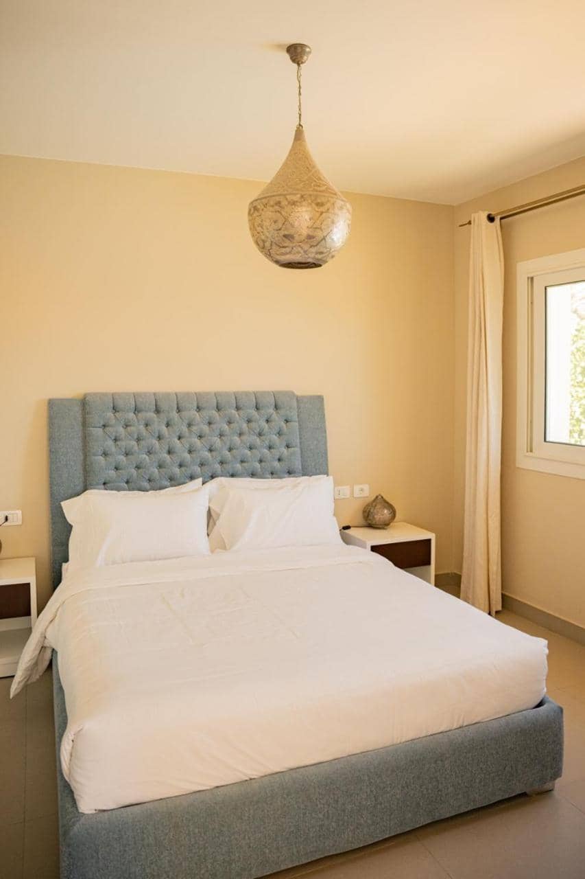 Nayah Stays, Joubal Lagoons flowery apartment — 5