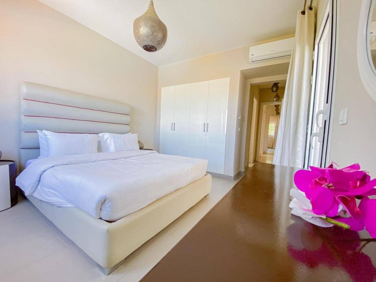 Nayah Stays, Joubal Lagoons flowery apartment — 4