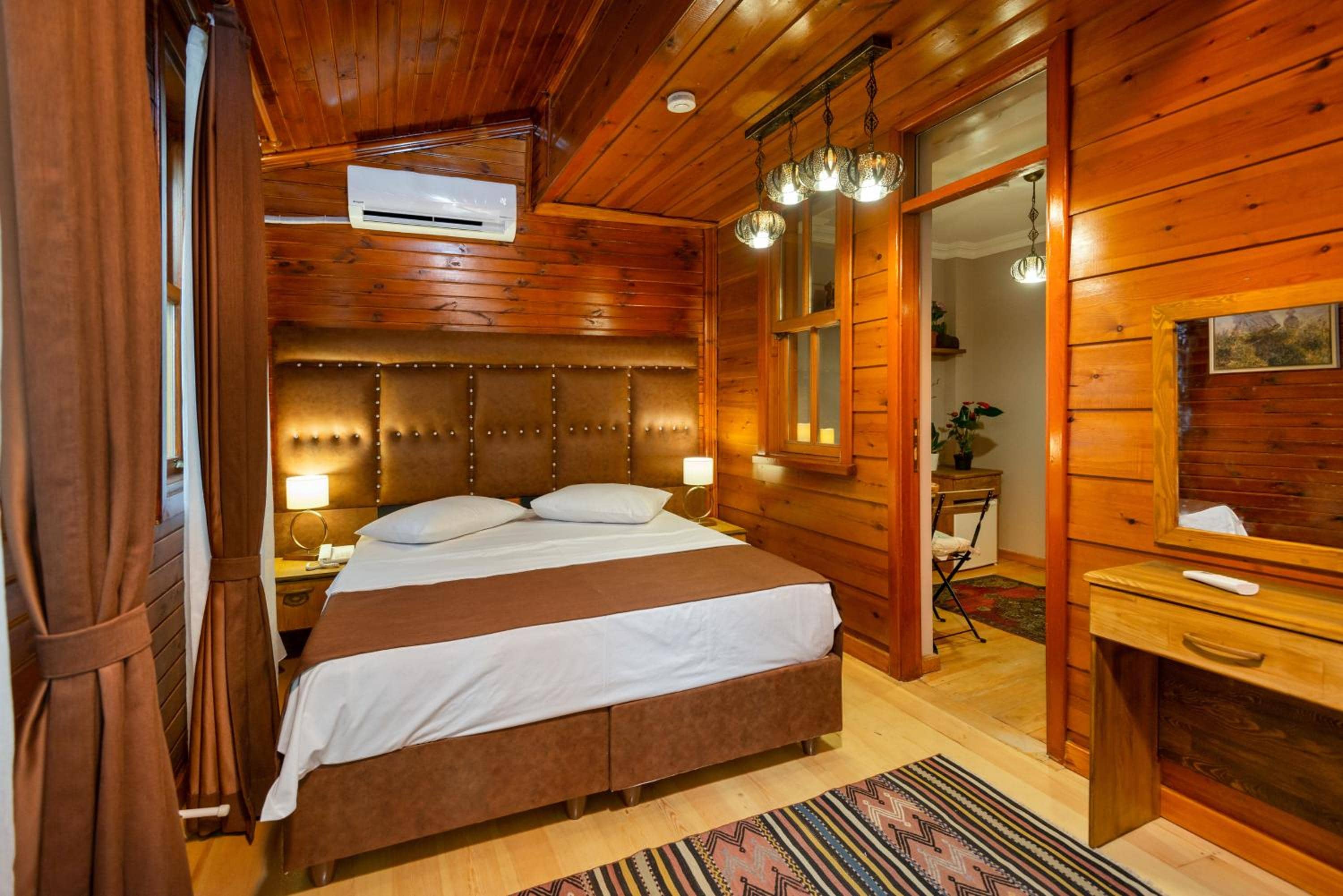 Wonder Wood Hotel — 4