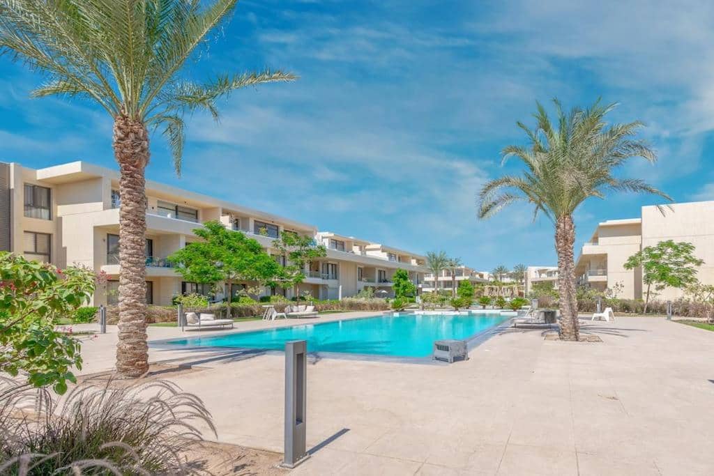 Chic 2 BR poolside Apartment at G-crib El Gouna — 2