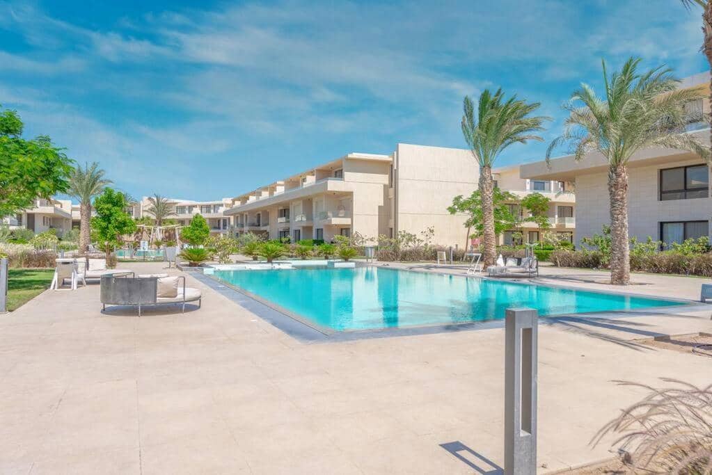 Chic 2 BR poolside Apartment at G-crib El Gouna — 3