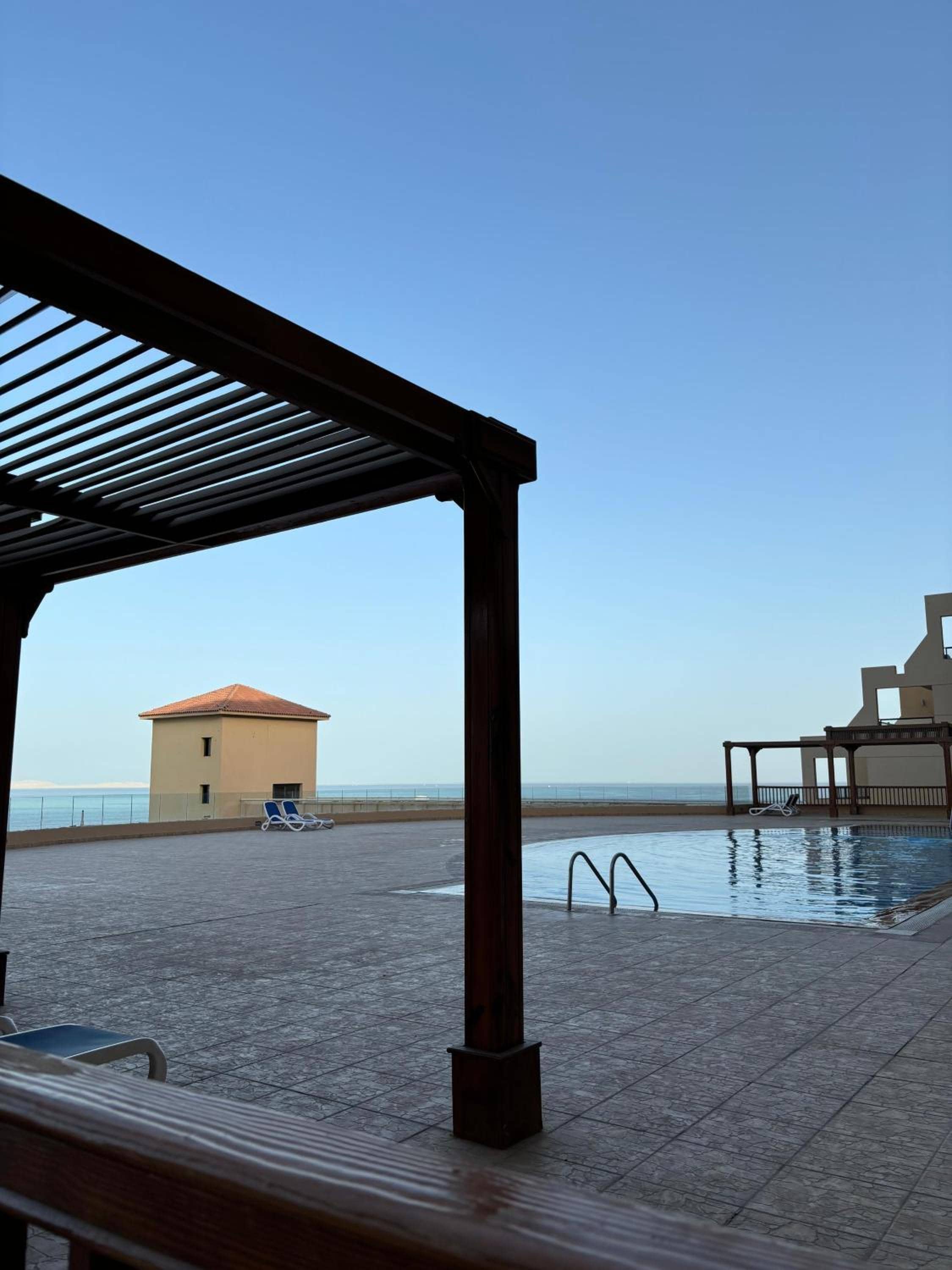 Central Hurghada with Private Beach & Resort Pools — 5