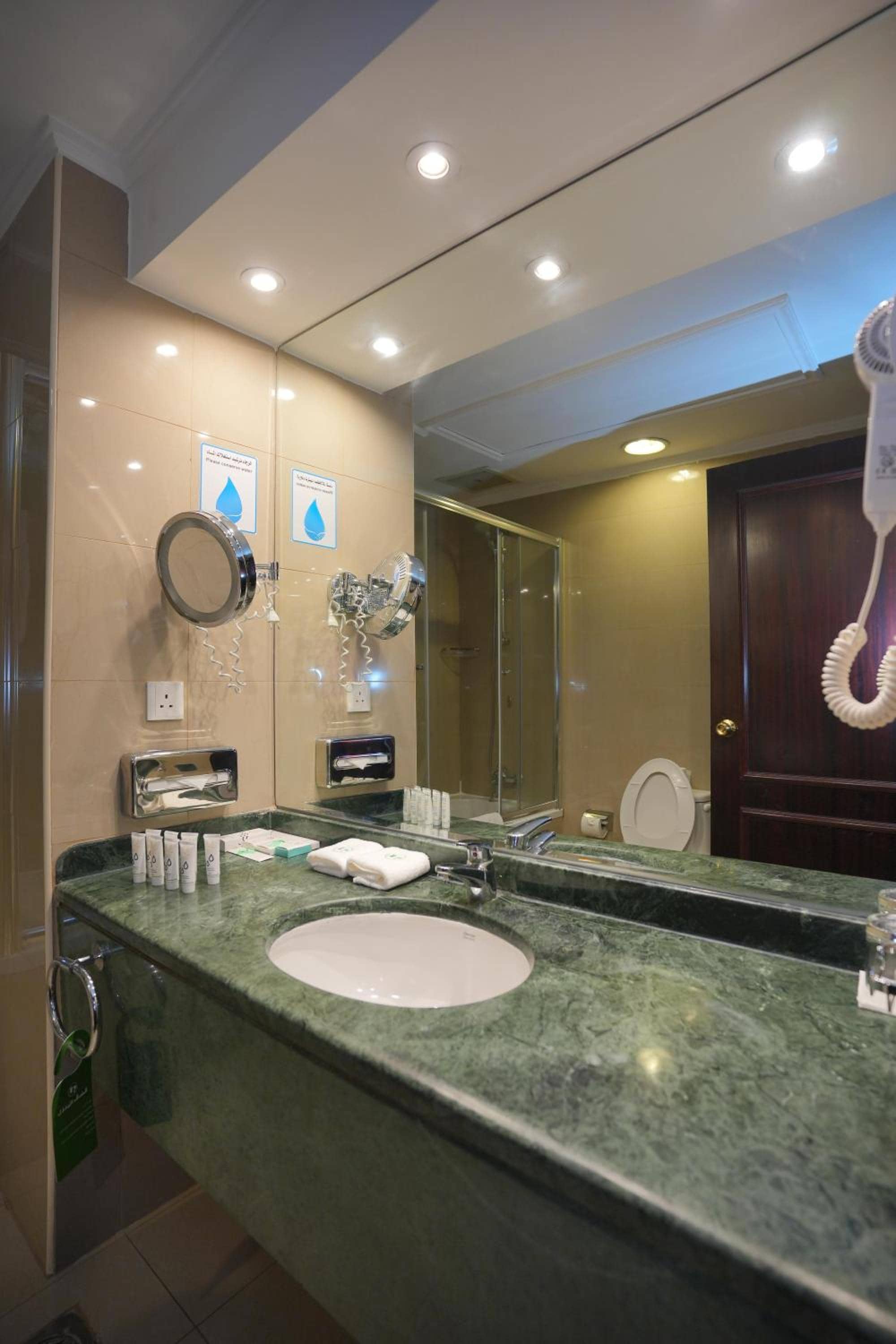 Habitat Hotel All Suites - Jeddah — 4
