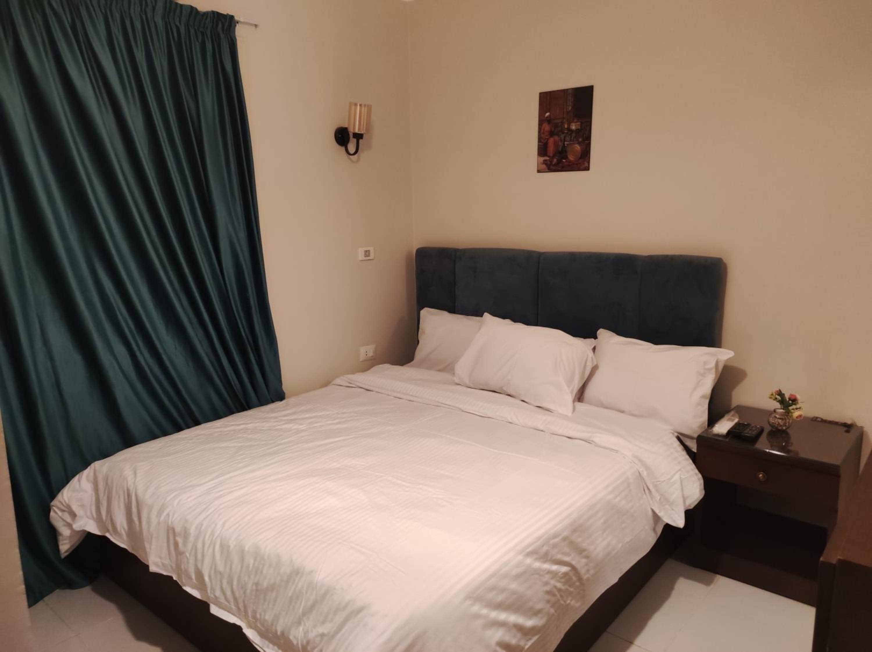 Pyramids Way Inn — 5
