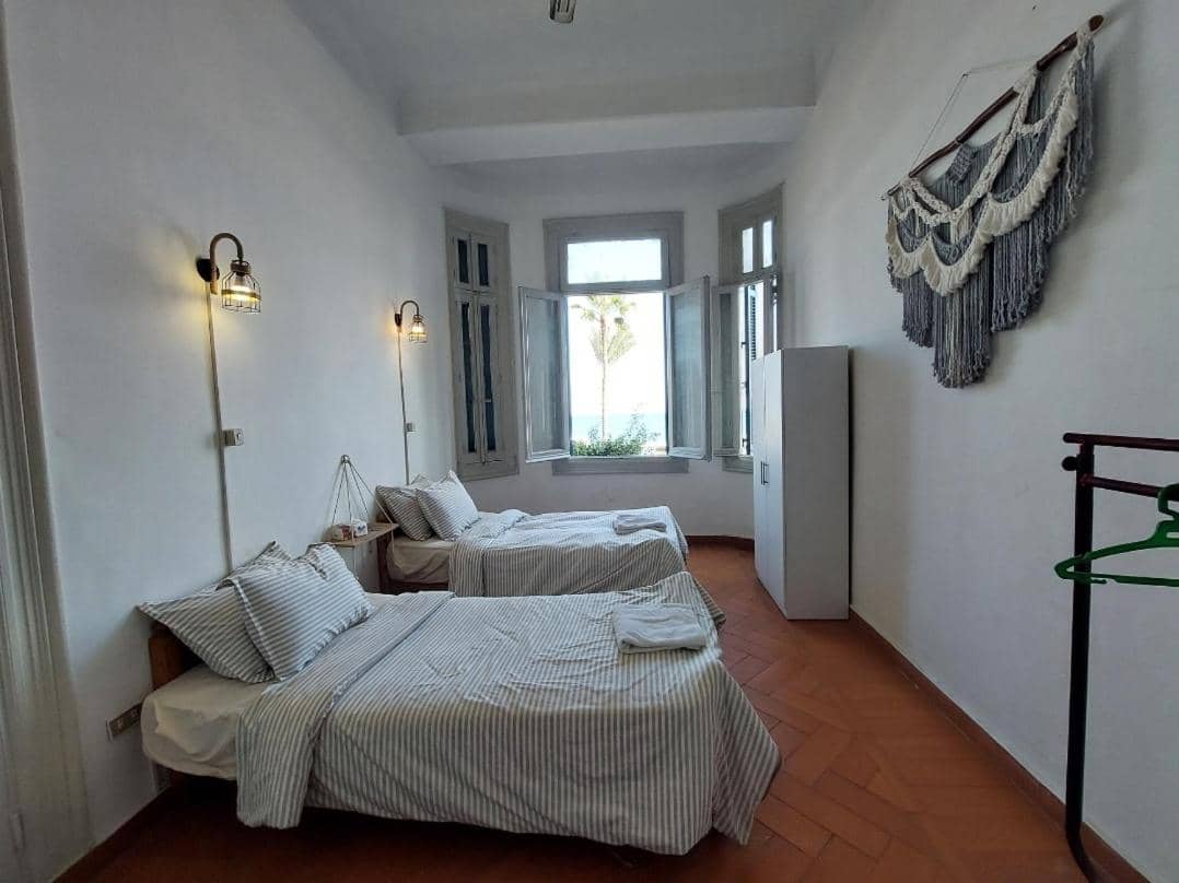 Alexandria private rooms, Only For Men 仅限男士 — 4
