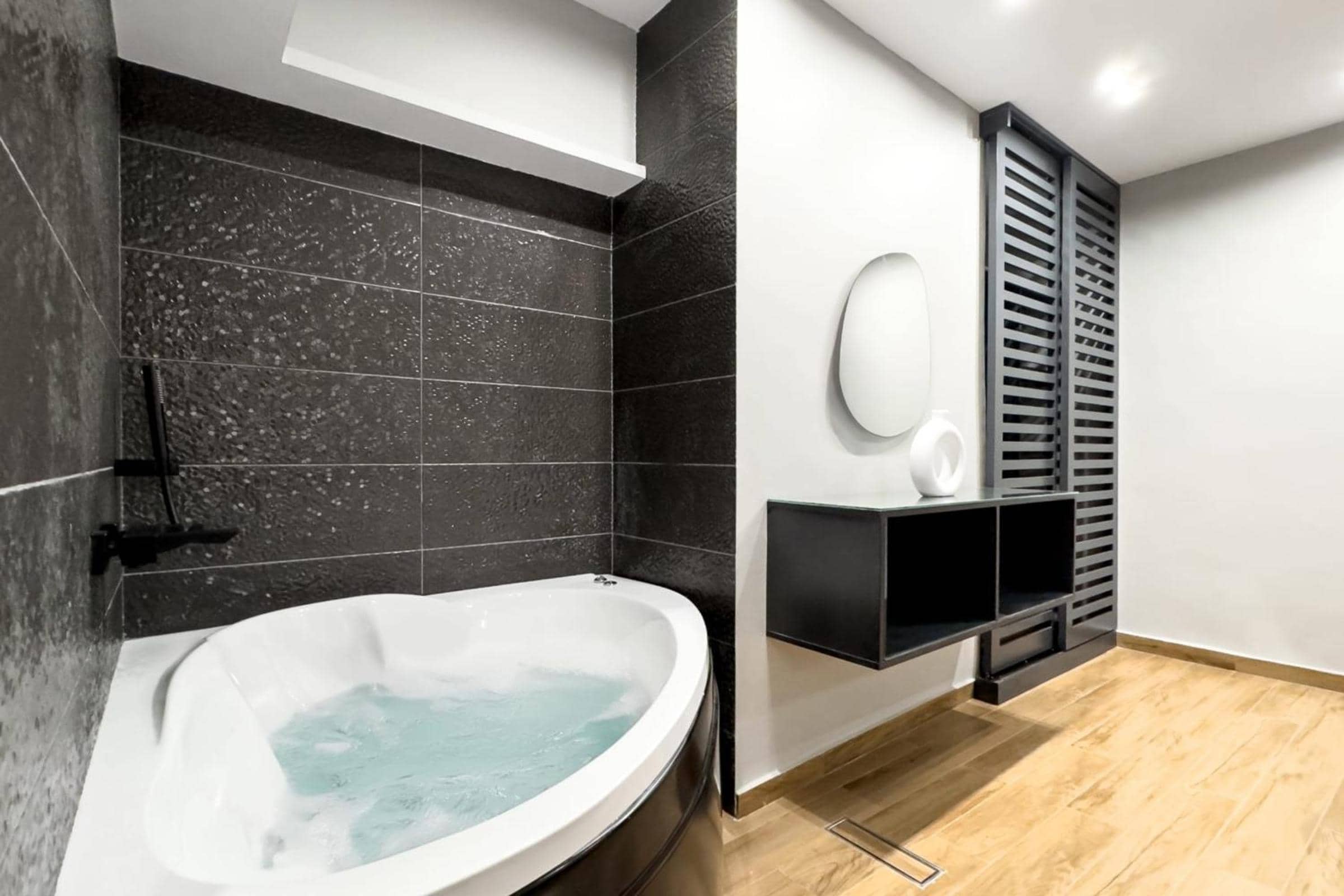 The 2BDR Obsidian Jacuzzi Stay 5min to CAI Airport — 4