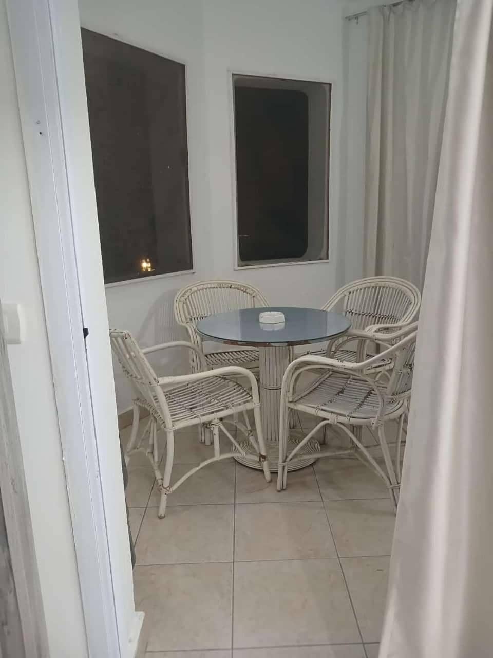 3 Zimmerwohnung mit 13 Pools — 3