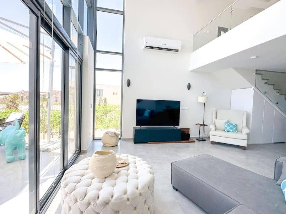 Beachfront Spacious Somabay Loft — 3
