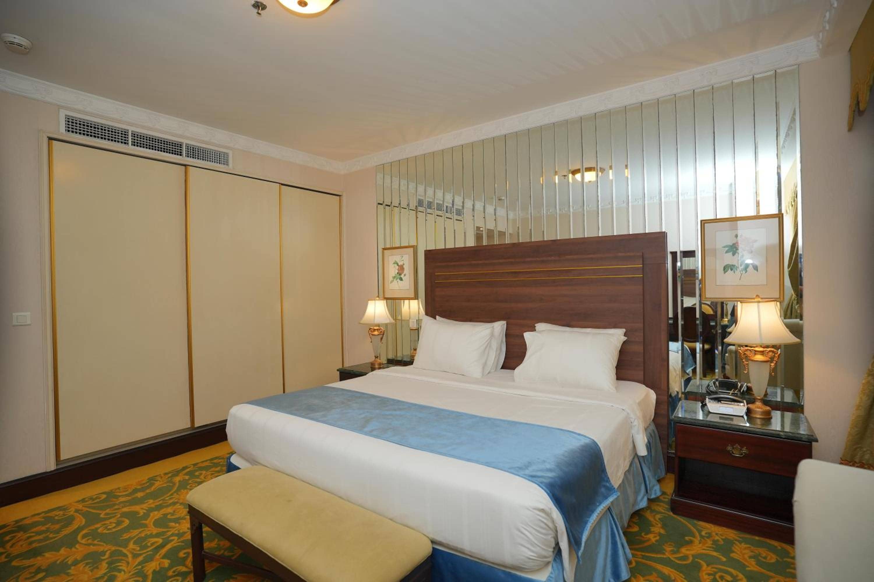Habitat Hotel All Suites - Jeddah — 2