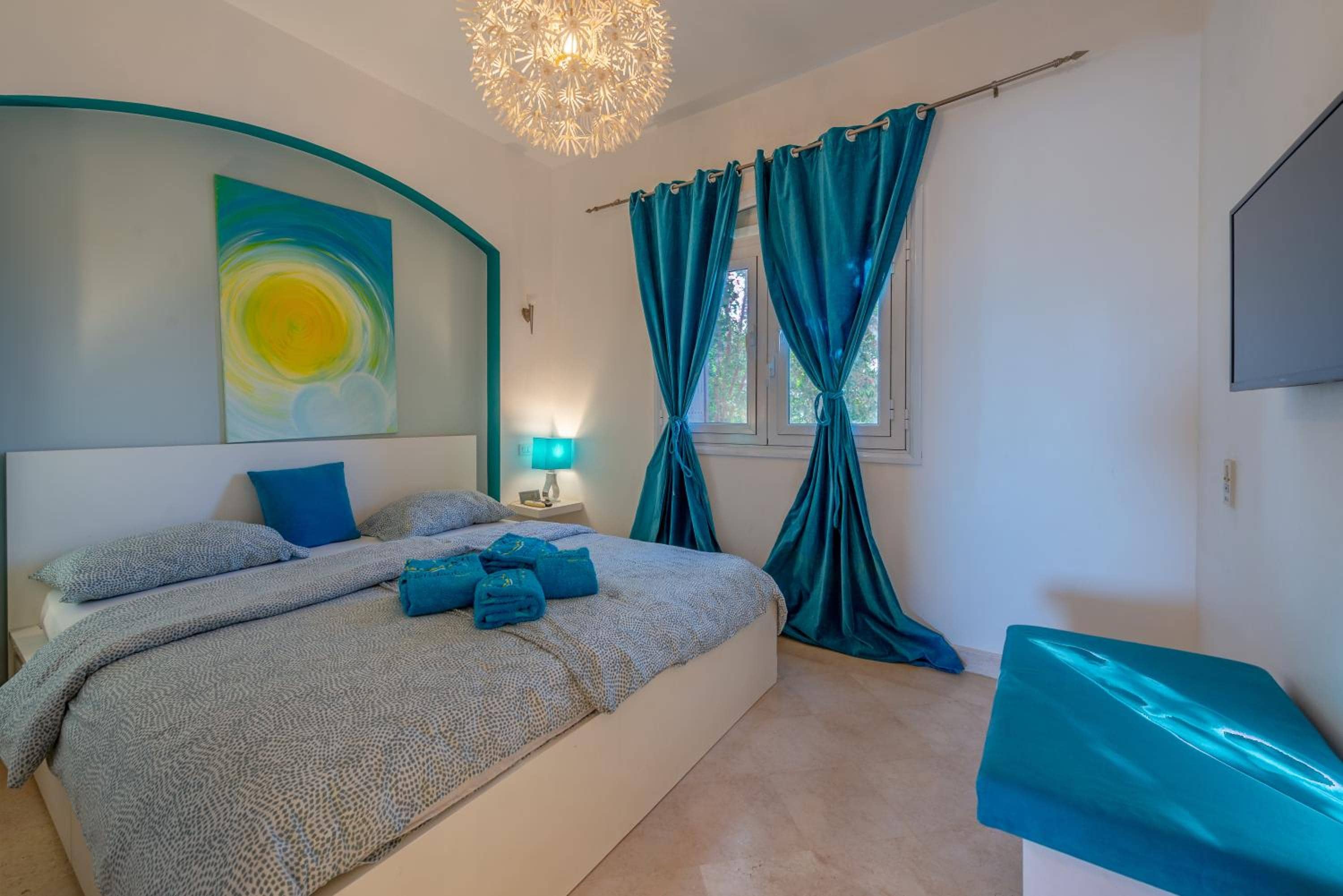 Special style apartment with pool at lagoon — 2