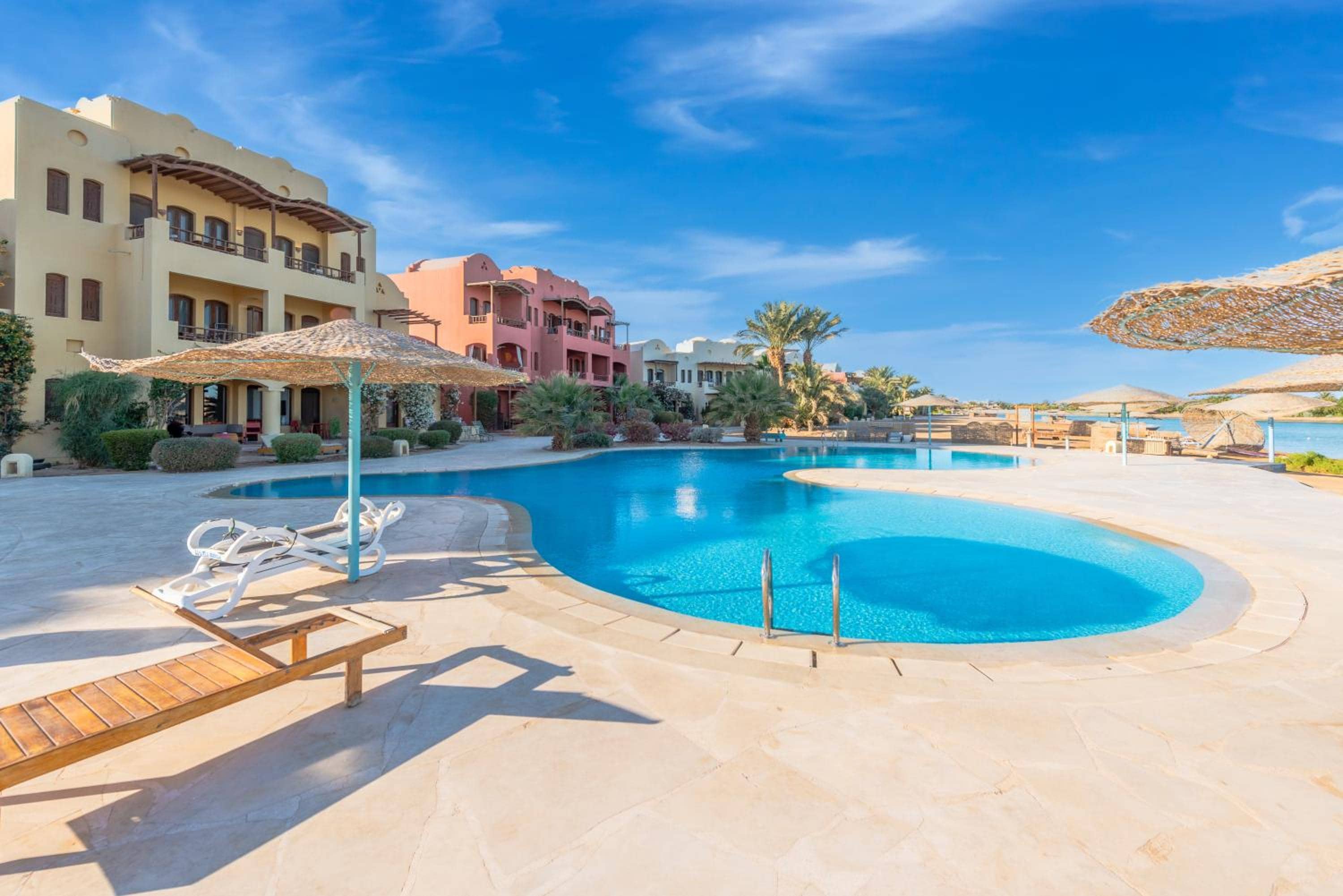 Special style apartment with pool at lagoon