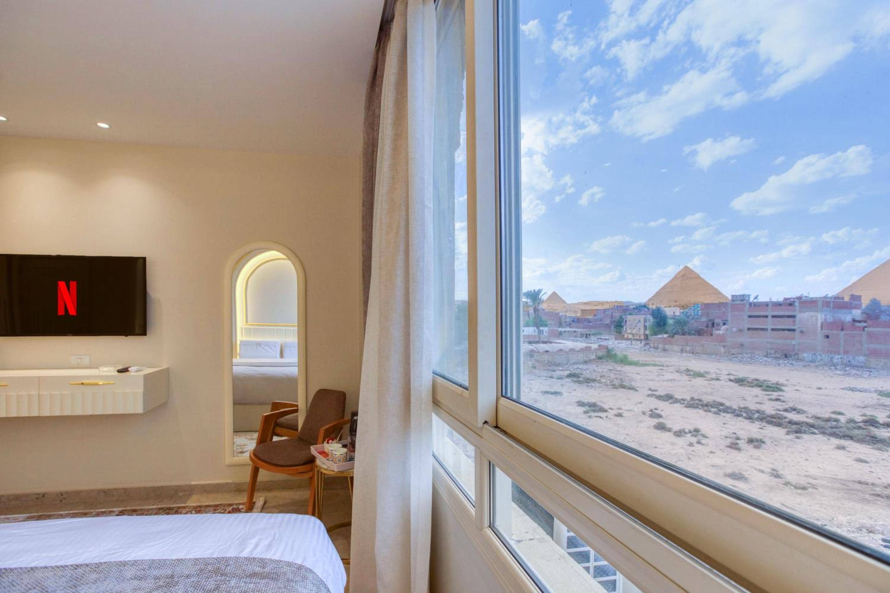 Pyramids Plateau Hotel — 2