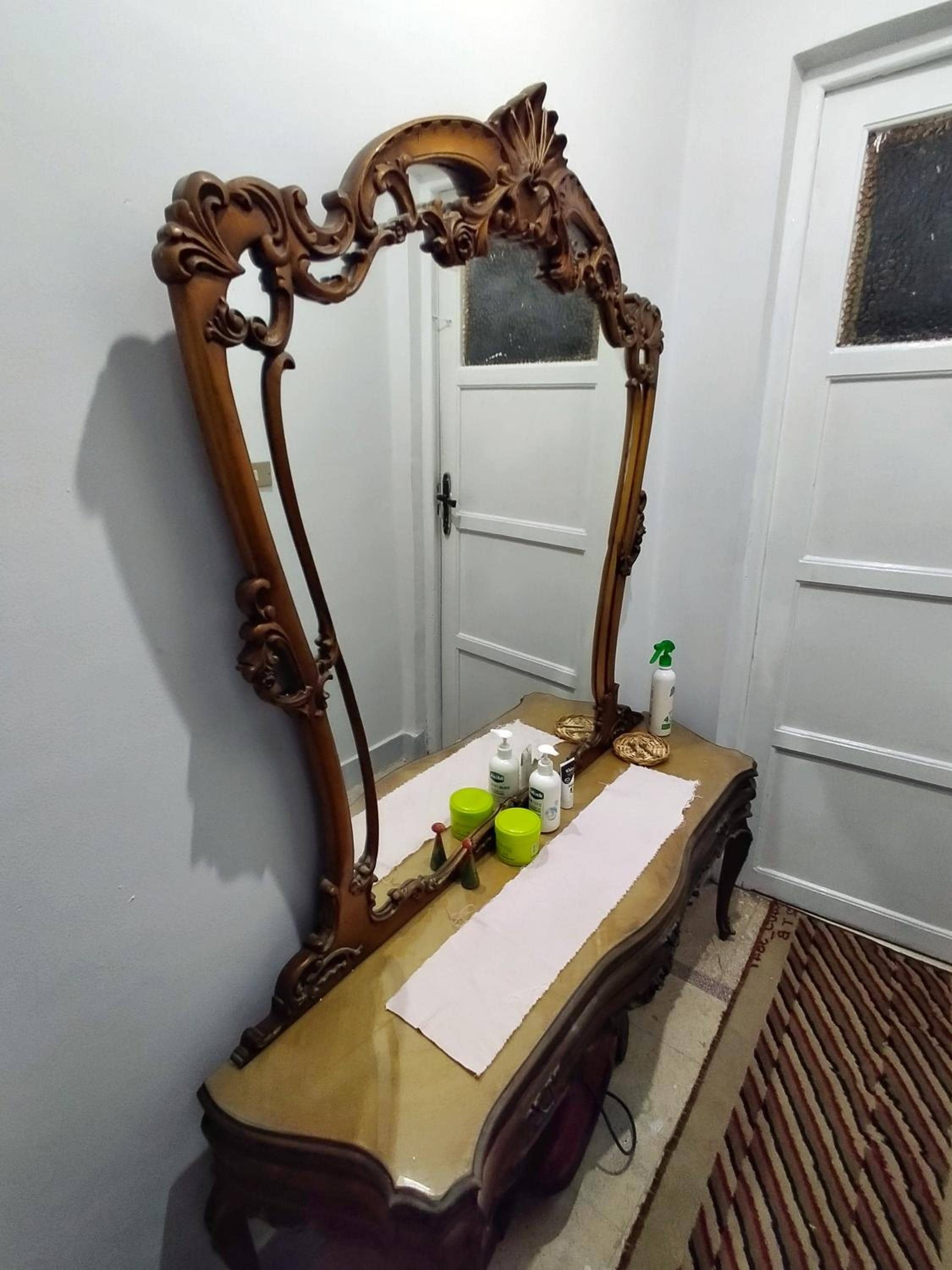Loran Room for men only — 2