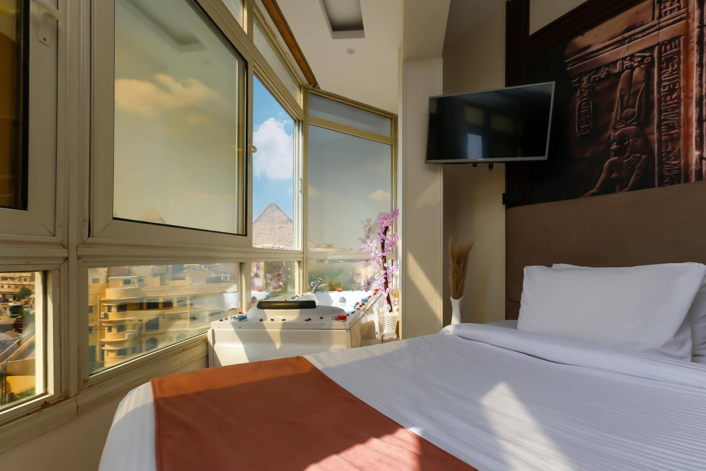 Pyramids Palace INN 5 Minutes from the New Grand Museum — 5
