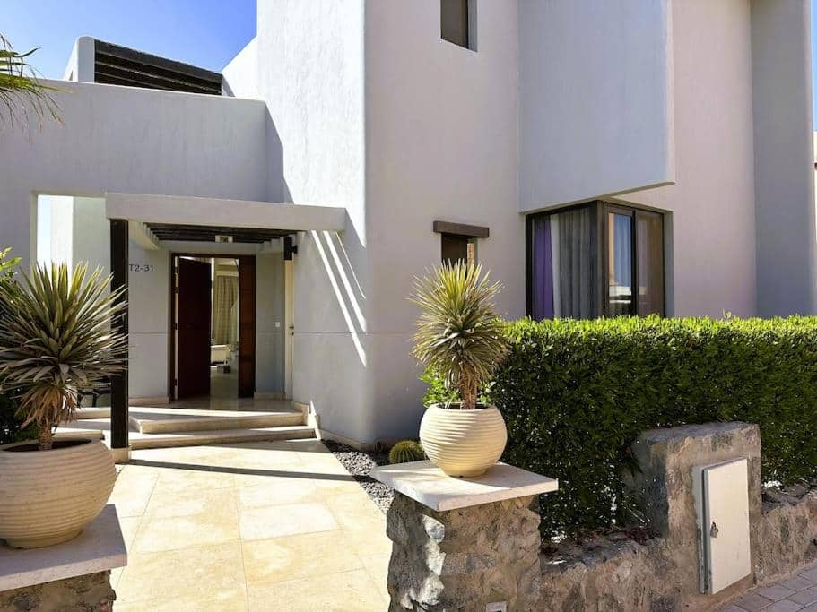 Luminous 4BR Villa, Free Pool & Lagoon Access At Gouna — 4