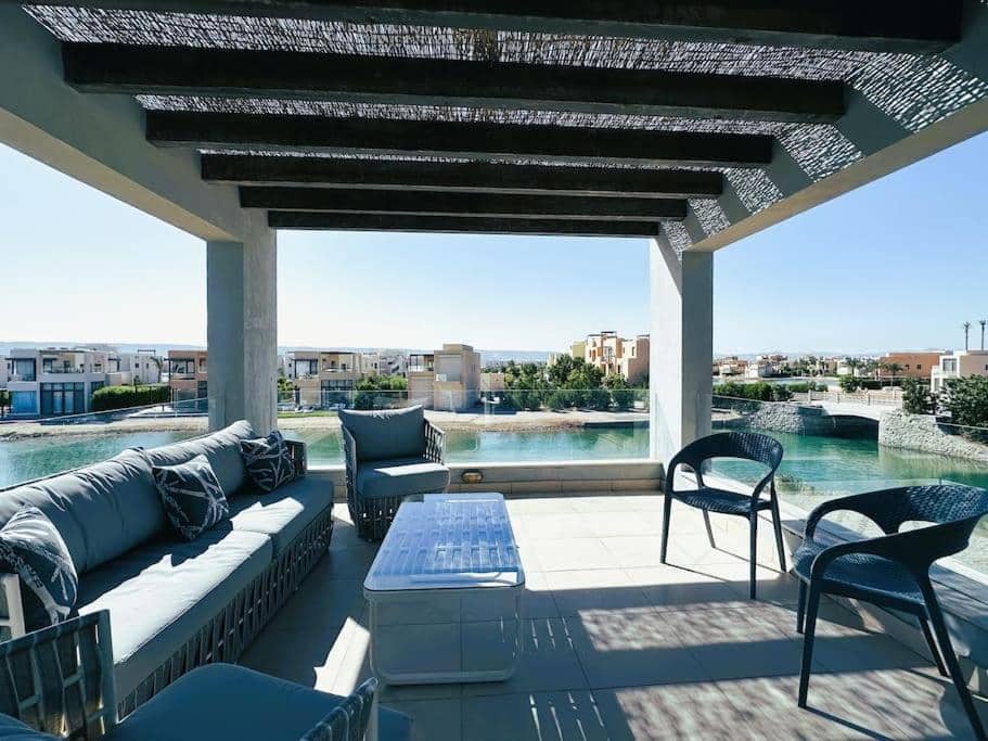 Luminous 4BR Villa, Free Pool & Lagoon Access At Gouna — 3