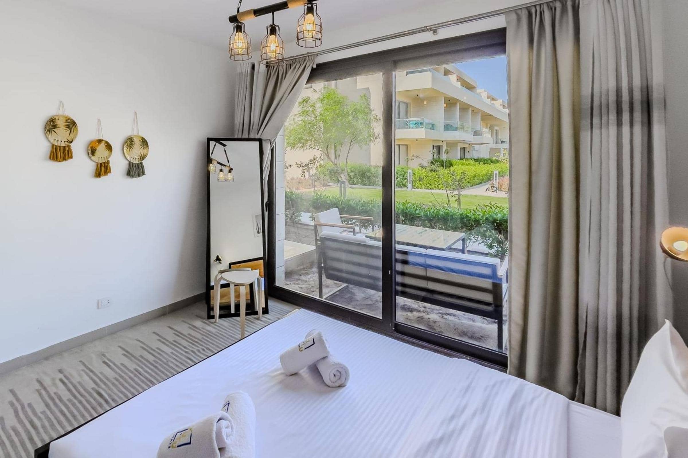 Cordial & Cozy 1 BDR G Cribs — 2