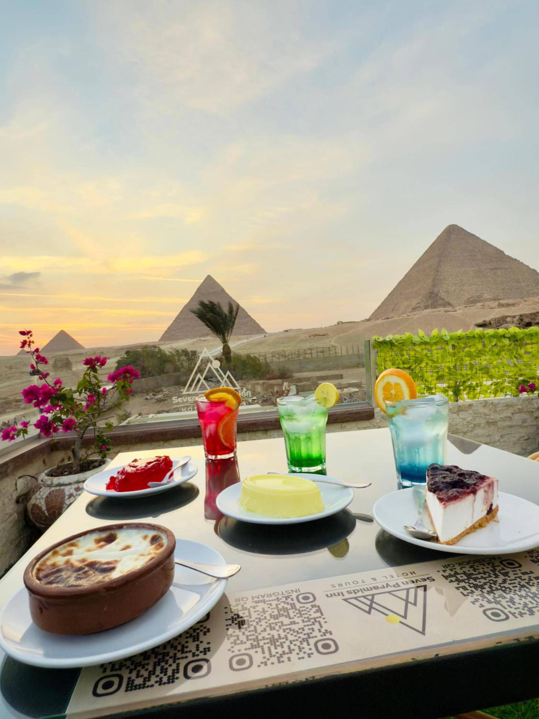 Seven Pyramids View Inn - Rooftop Breakfast — 3