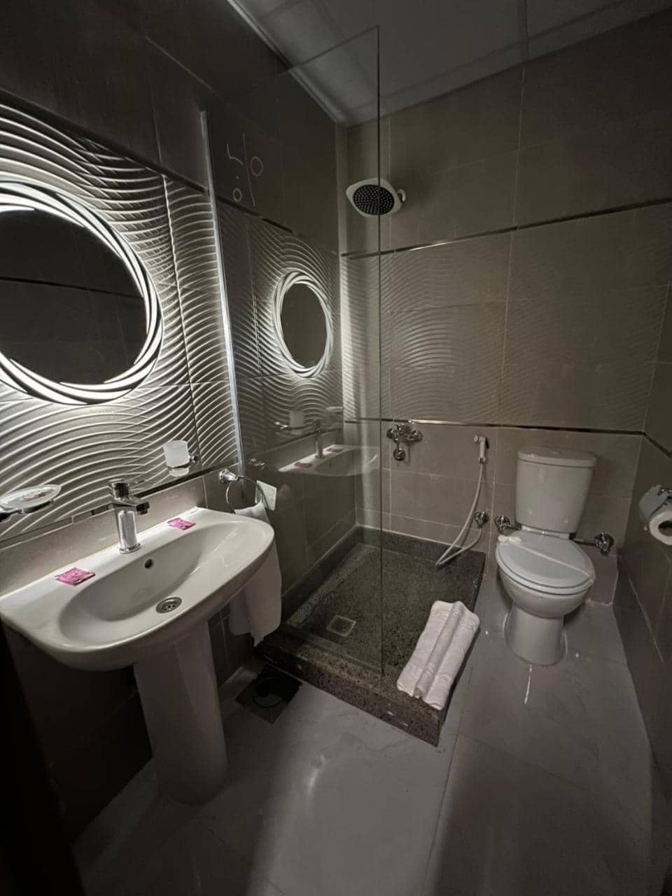 Royal Home Hotel — 3