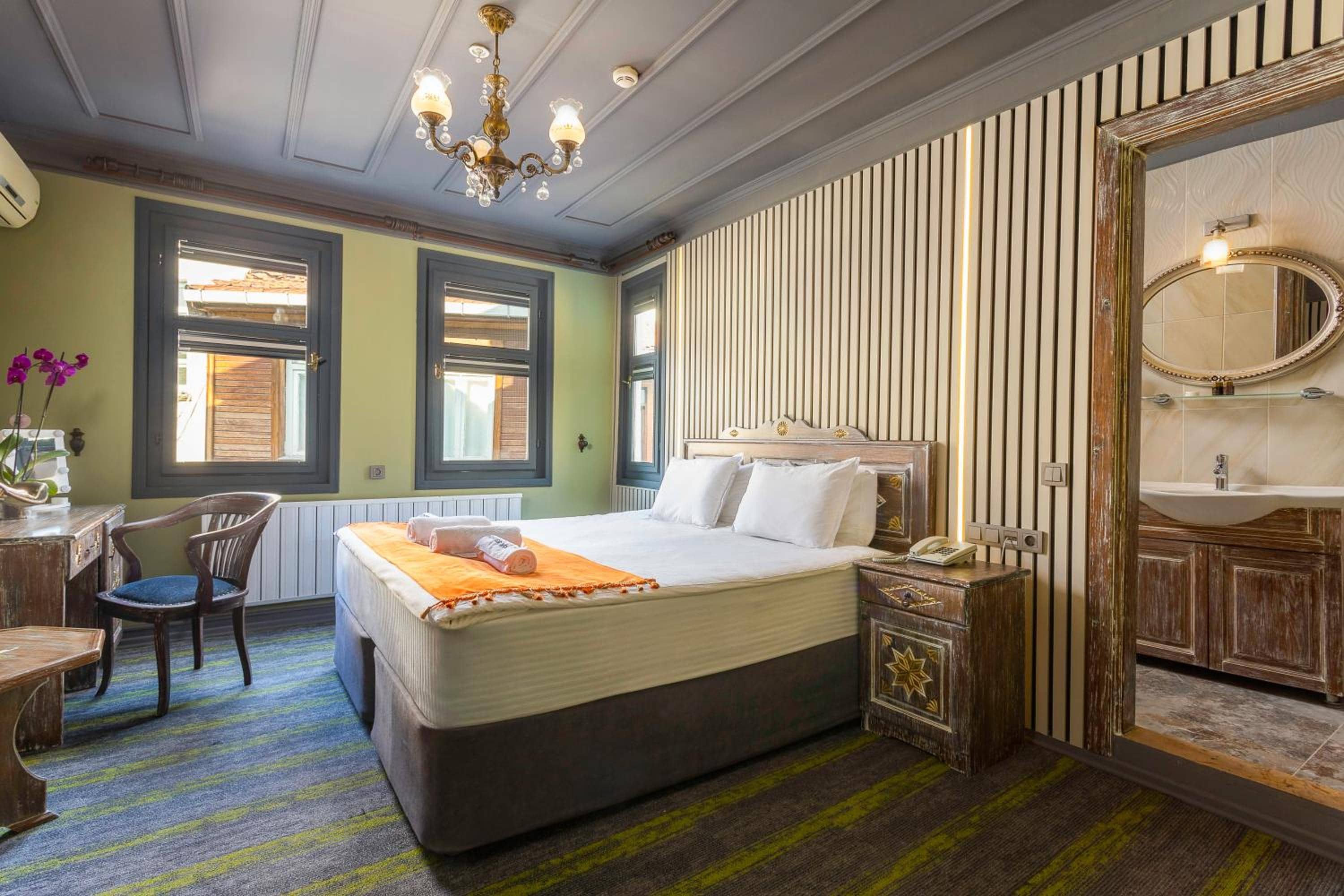 Wonder Wood Hotel — 2