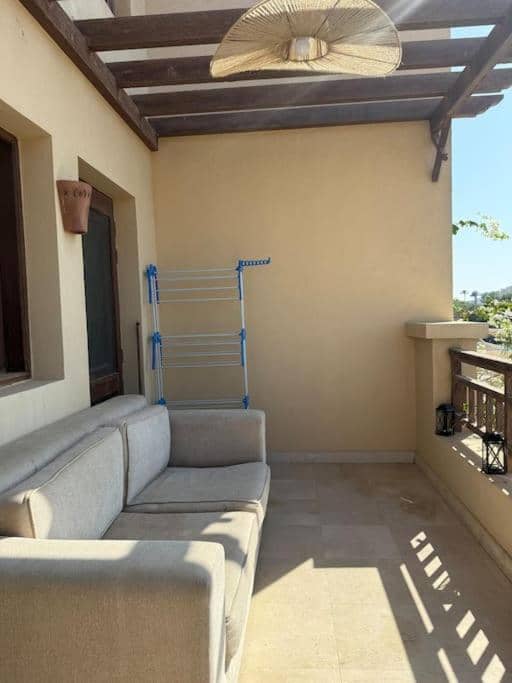 The Charming Beachfront Retreat in Fanadir — 4