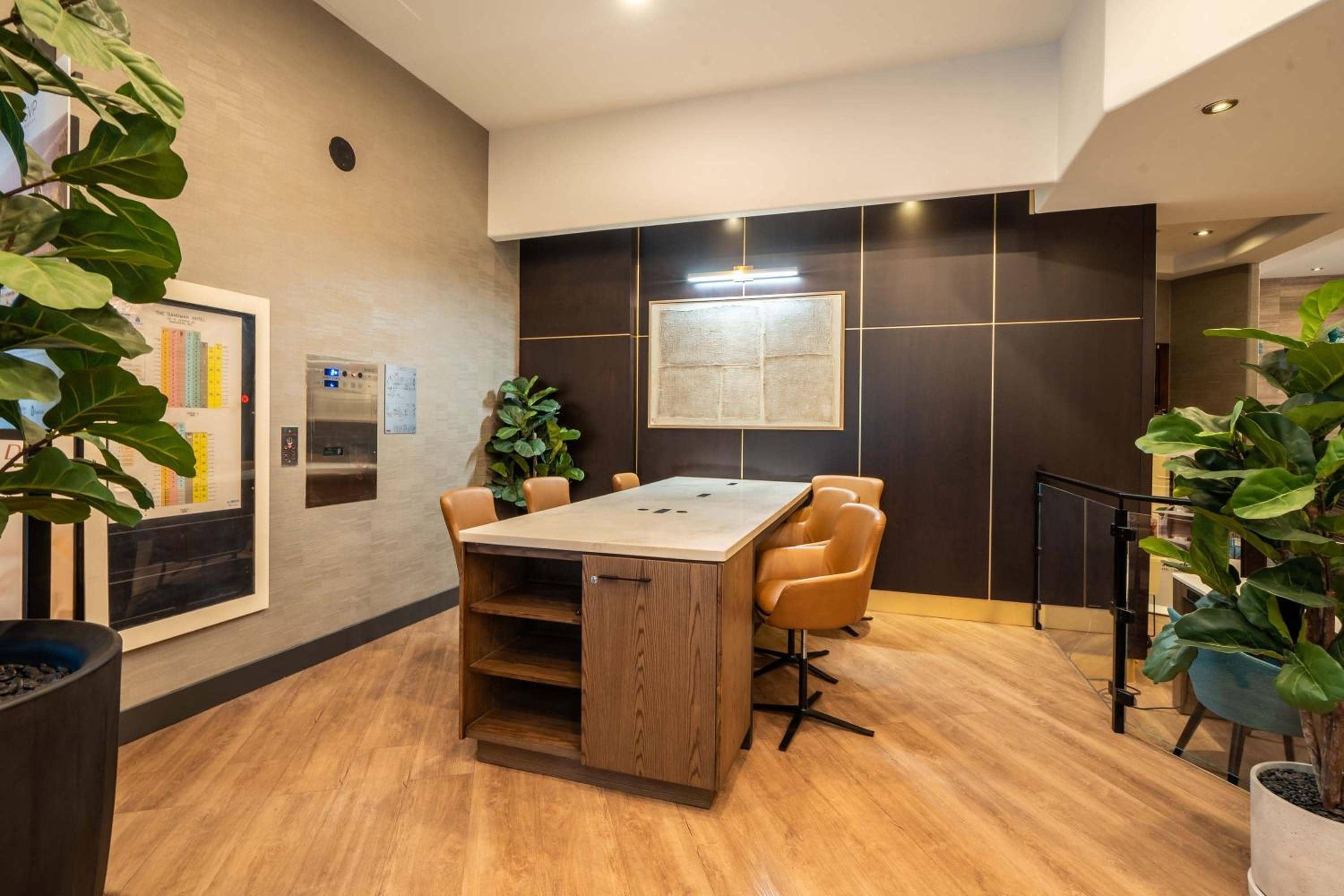 Sandman Signature Vancouver Downtown Hotel — 5