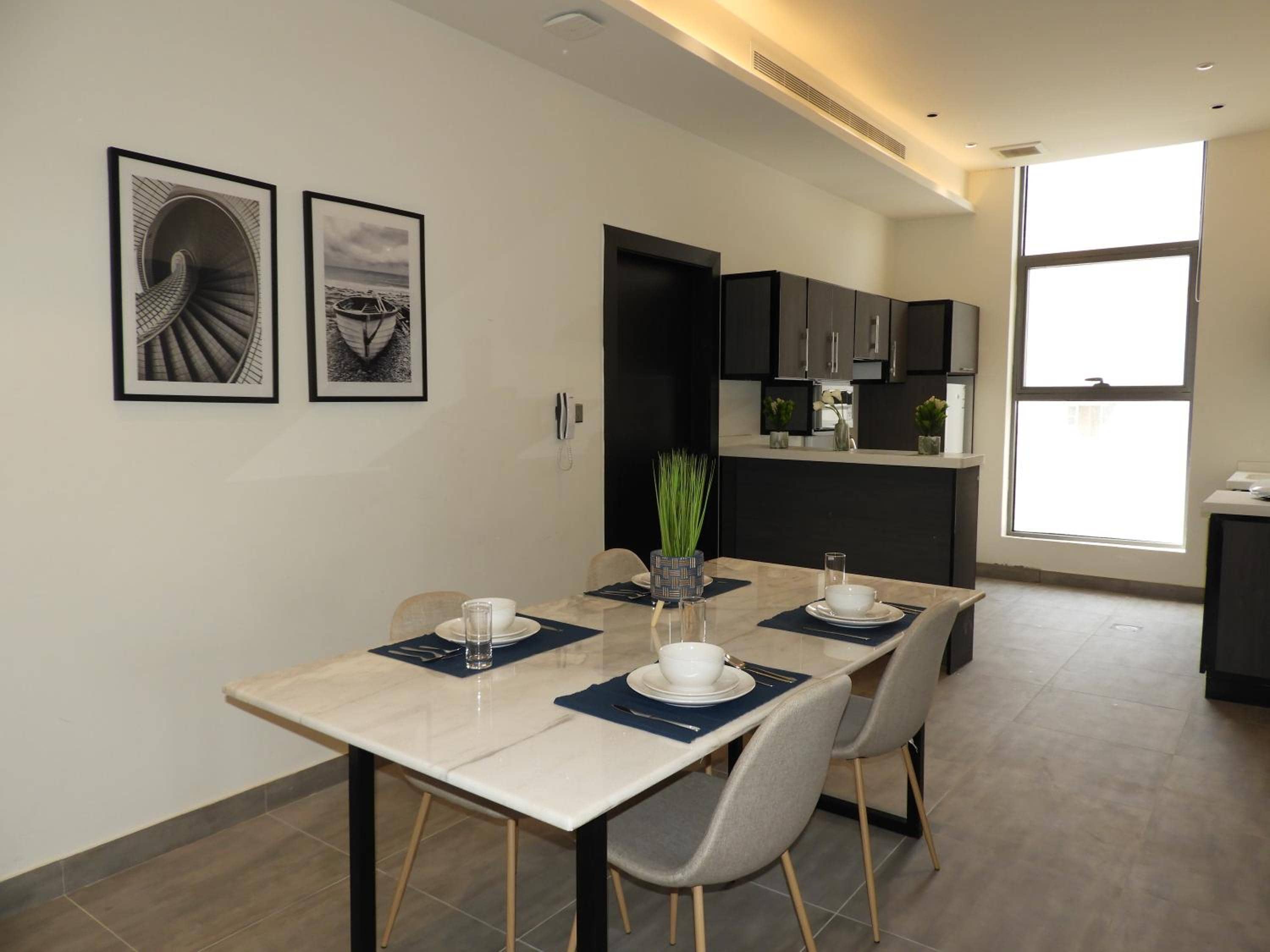 Modern, Spacious 2 bedroom with common Rooftop — 5