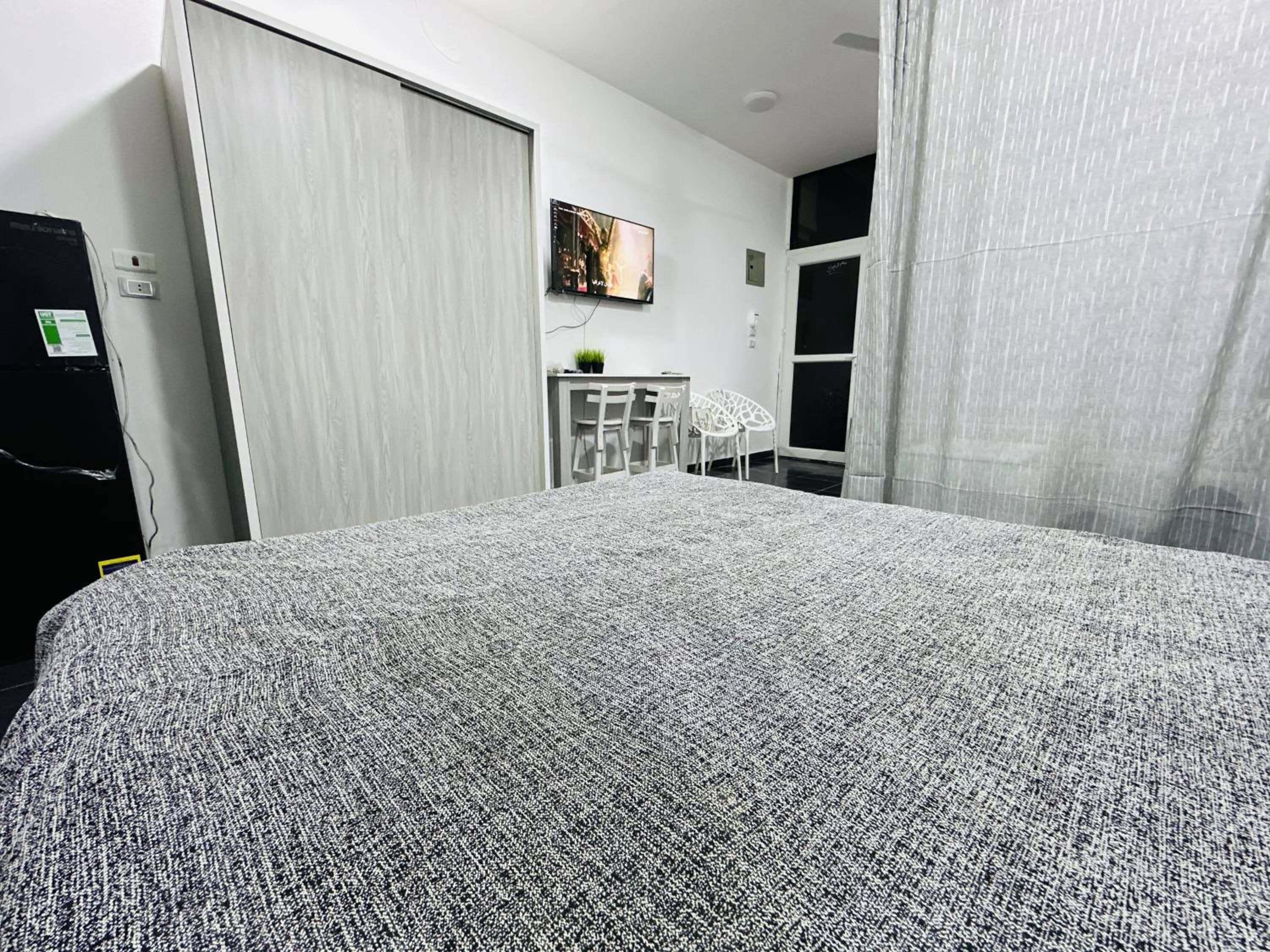 Falcon Loft Studio Sheraton Road — 3