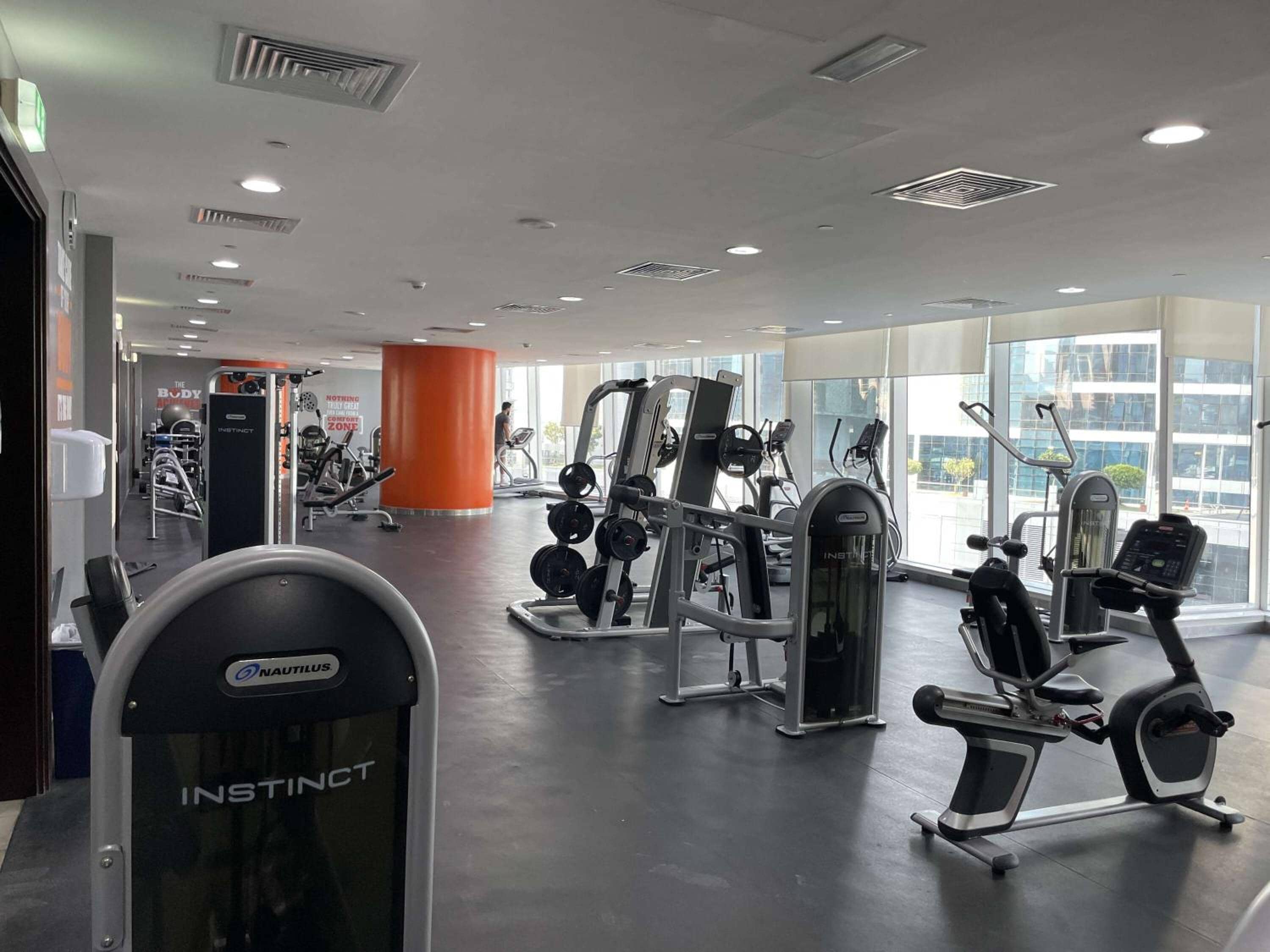 Maison Privee - Elegant & Panoramic Sea View Apt on Al Reem Island — 4