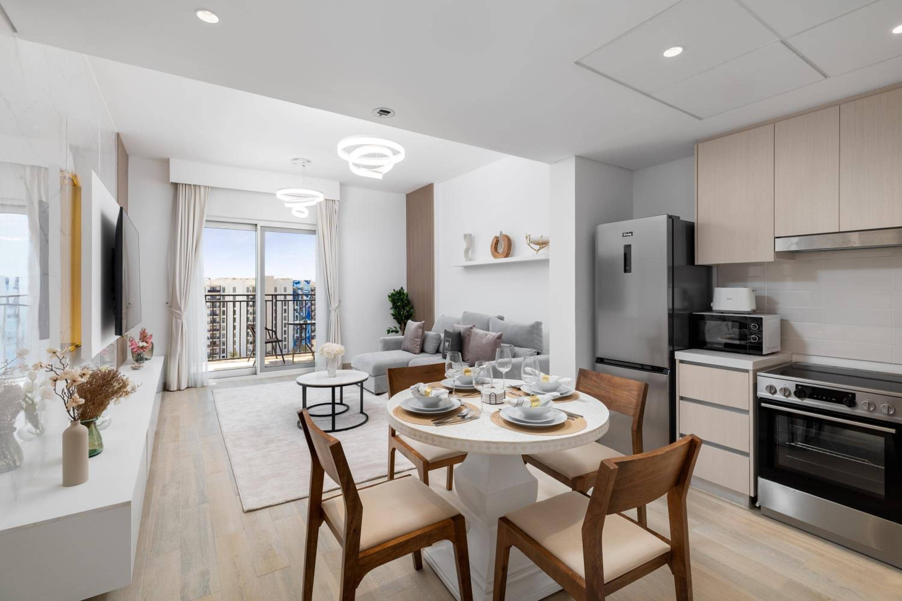 Maison Privee - Sleek Yas Getaway with Ferrari World and Canal Views