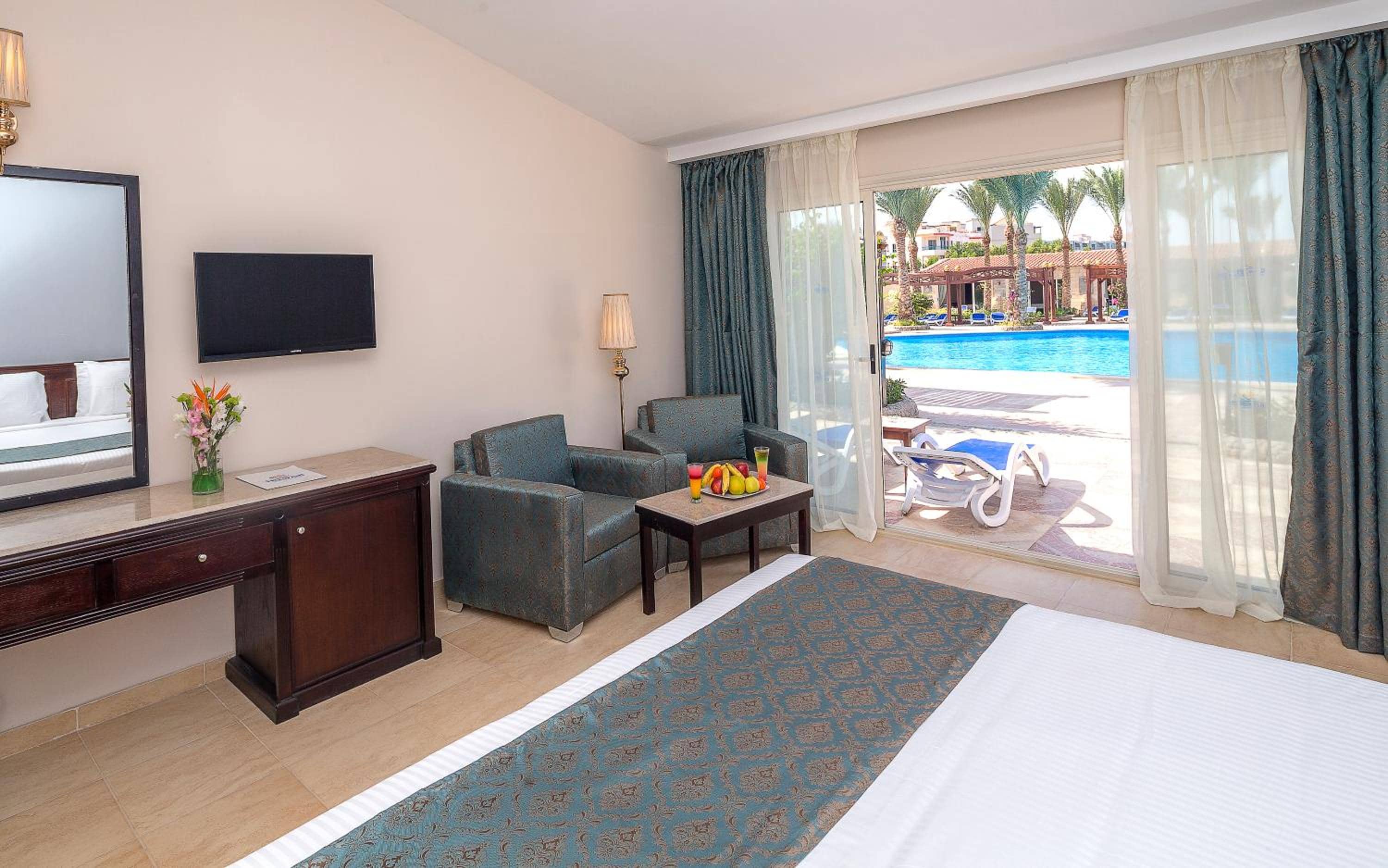 Hawaii Riviera Aqua Park Resort - Families and Couples Only — 3