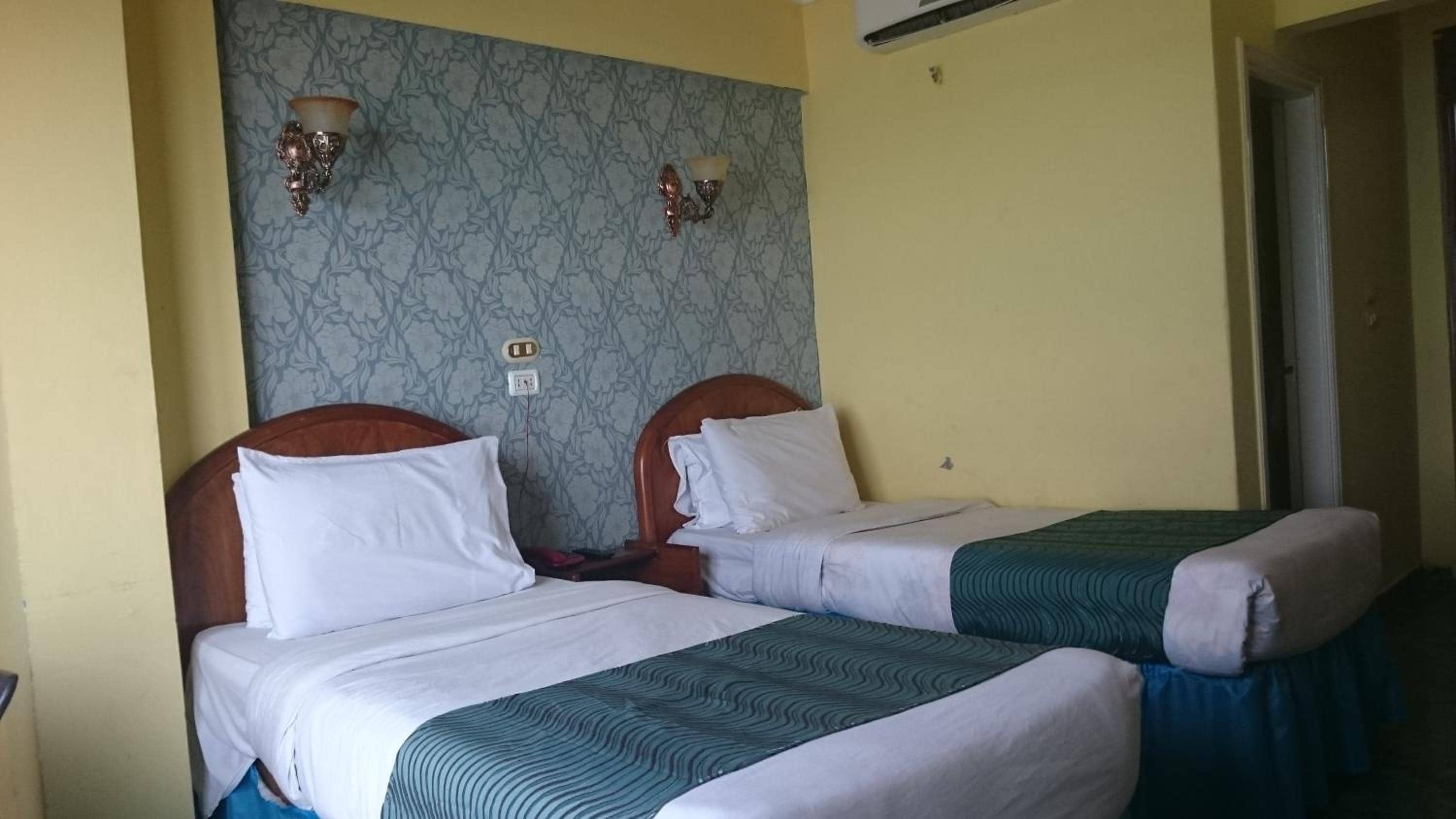 Cleopatra Family Residents مصريين فقط EGYPTIANS ONLY — 5