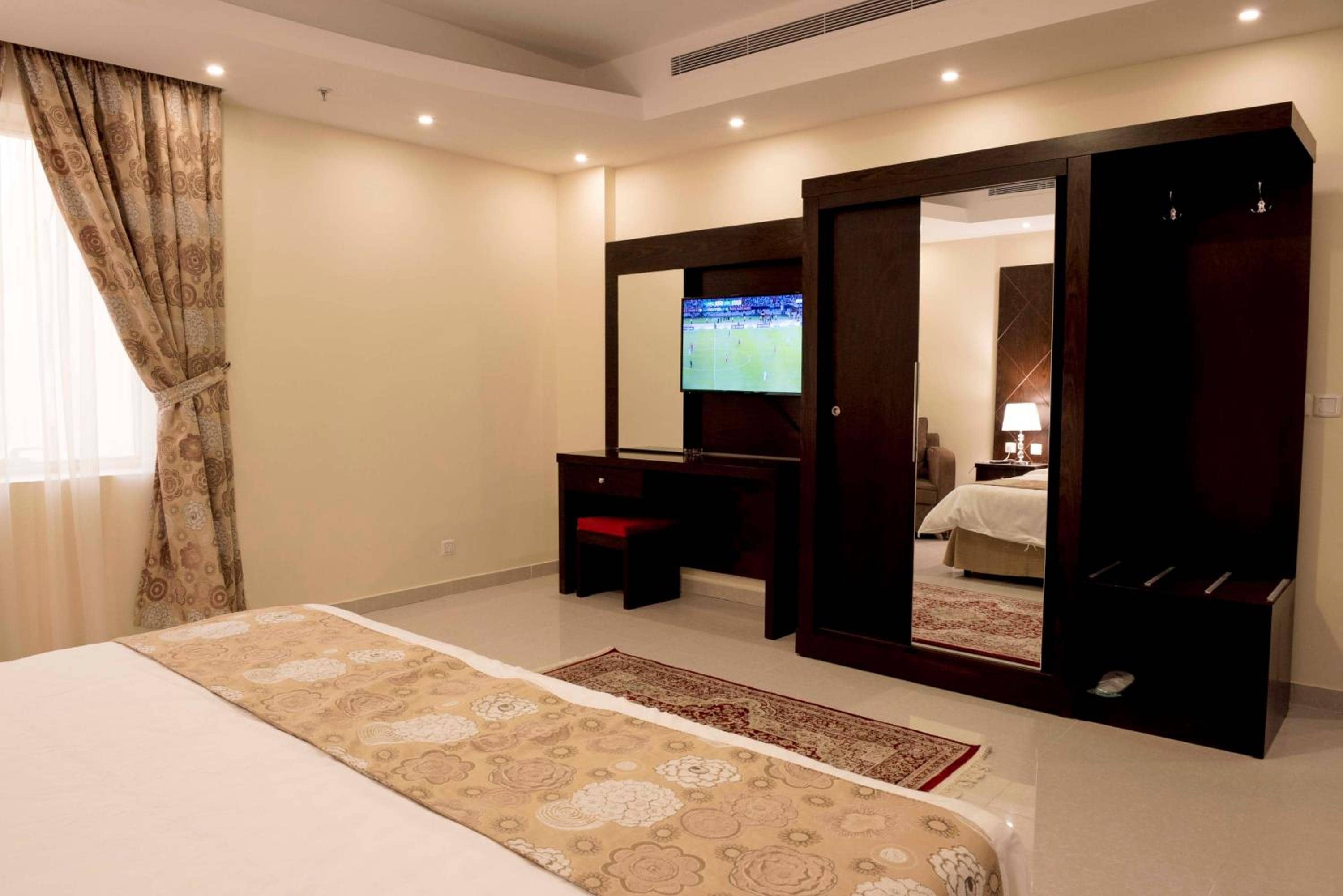 Rolana Furnished Apartments — 4