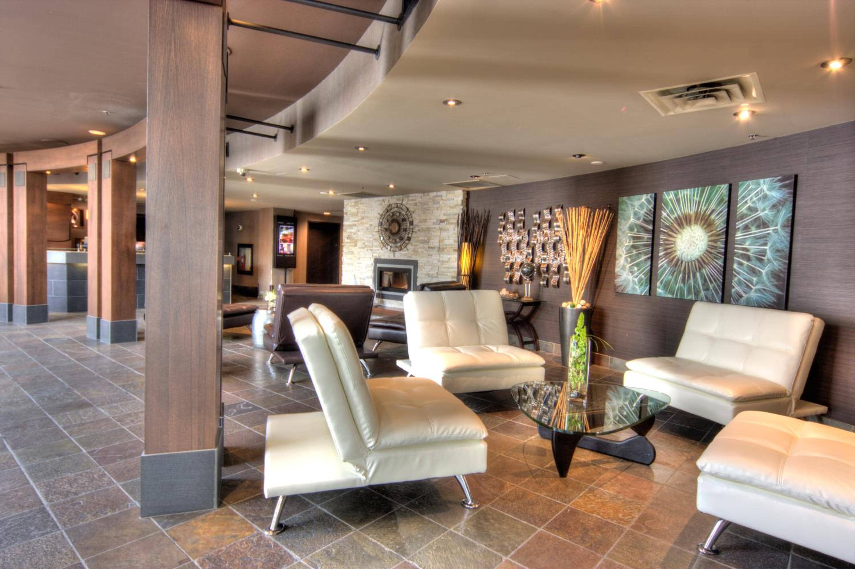 Coast Lonsdale Quay Hotel — 4