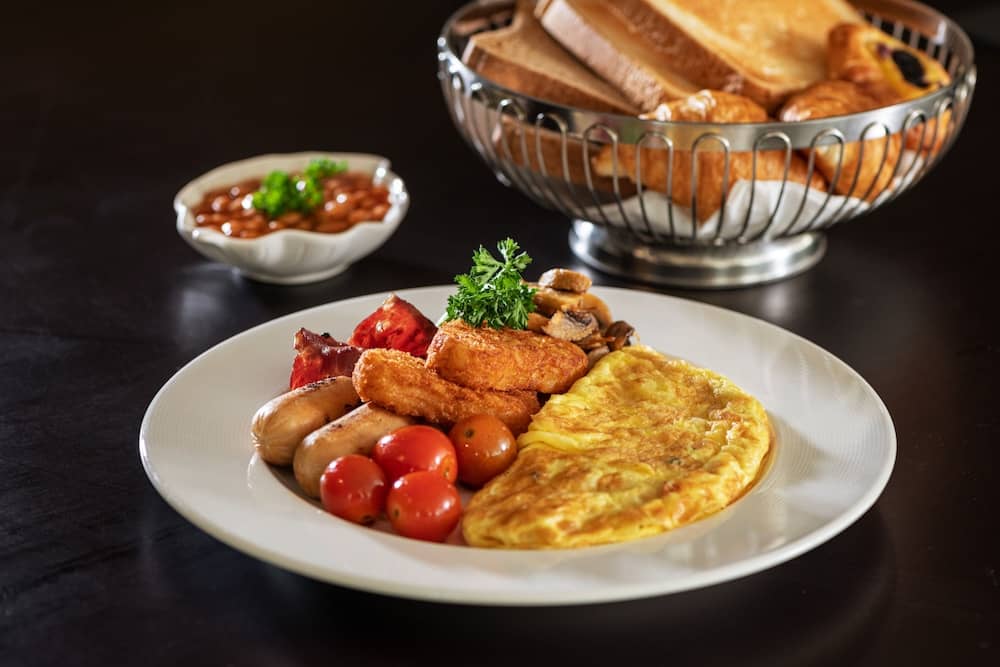 Four Points by Sheraton Production City, Dubai — 4