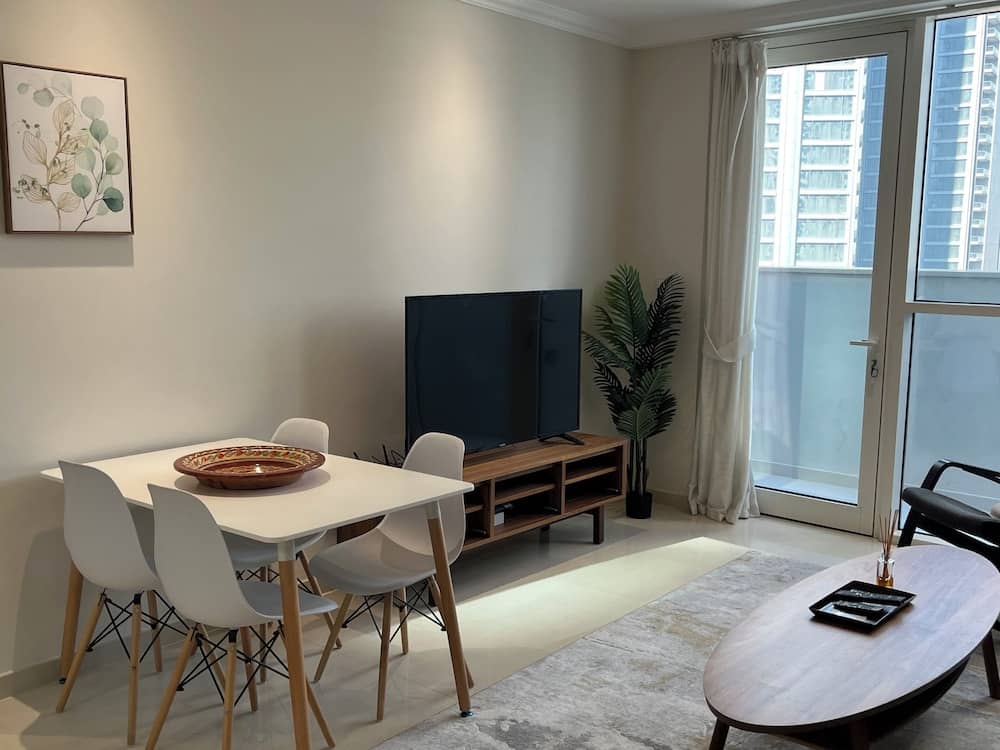 Heaven Crest Vacation Homes Downtown - Studio, 1, & 3 Bedroom Suites 2 minute walk to Dubai Mall and Burj Khalifa — 2