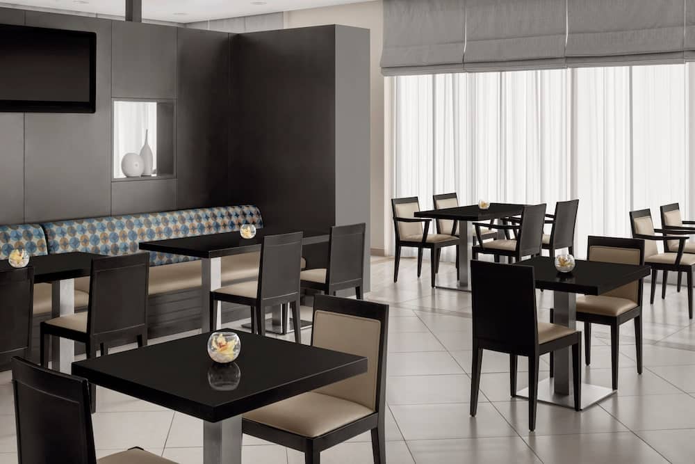 Holiday Inn Express Dubai Jumeirah by IHG — 4
